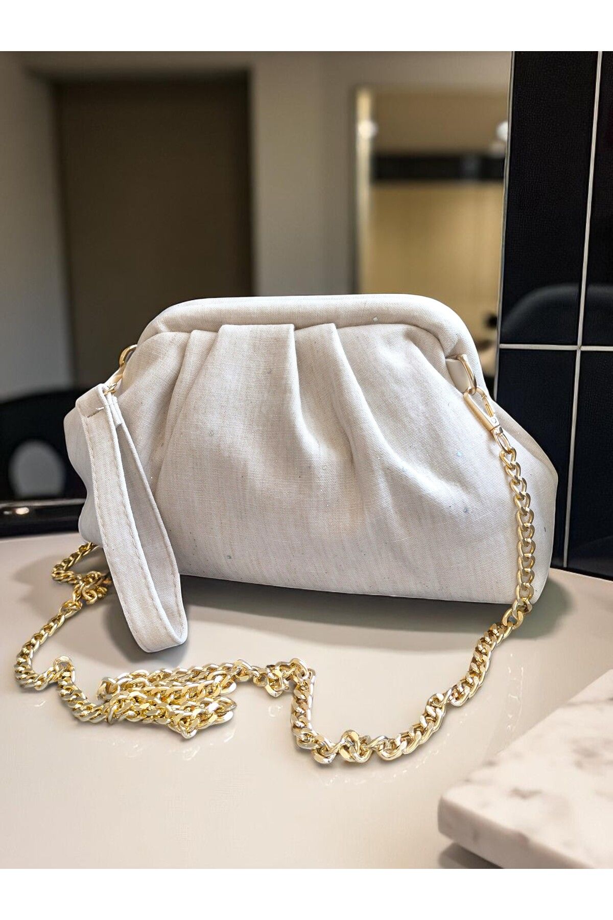 shop Krem Keten Burslu Kapama Zincir Askılı Kadın El Ve Omuz Çantası