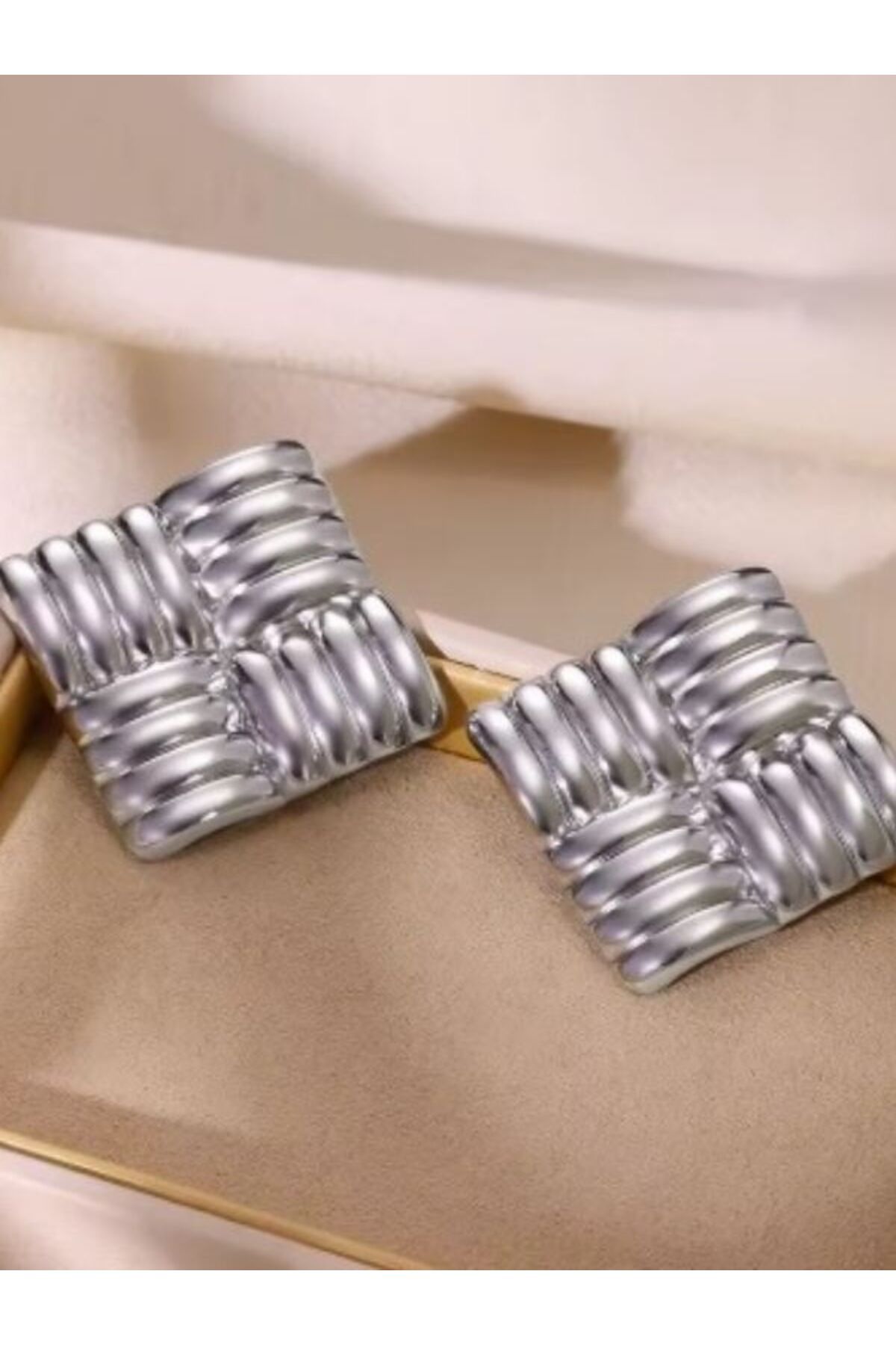 Eyelashes Silver Vintage Kare Doku Geometrik Çelik Küpe
