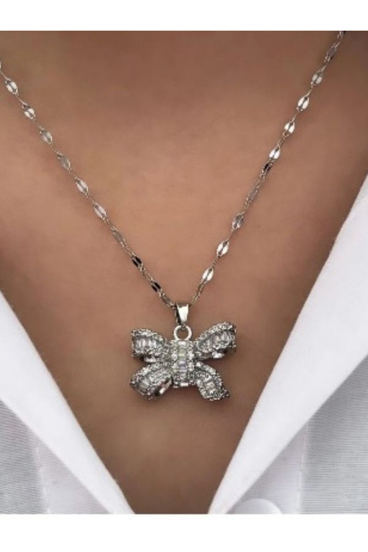 Eyelashes Silver Zirkon Taşlarla Süslü Çelik Kolye