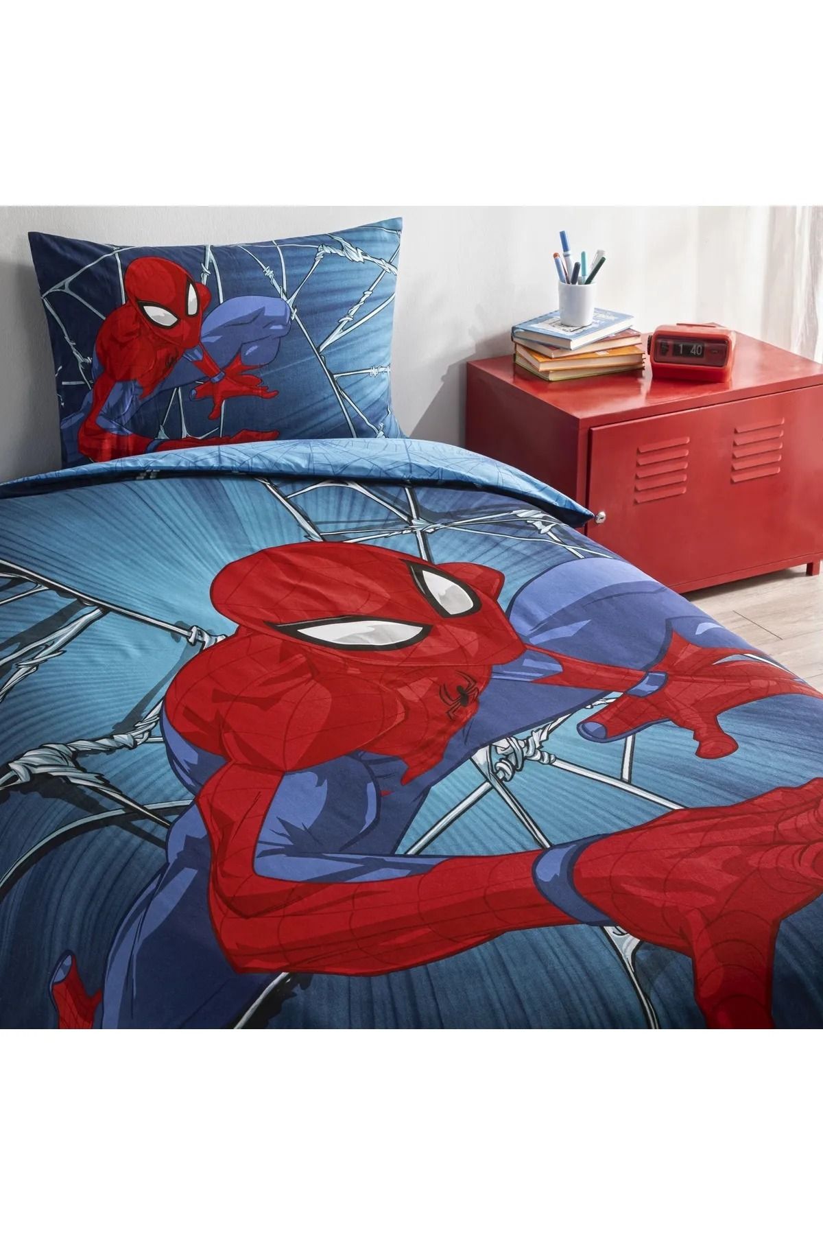 Taç Taç Lisanslı Spiderman Rise (120 X 200 LASTİKLİ ÇARŞAF) Pamuk Nevresim Takımı