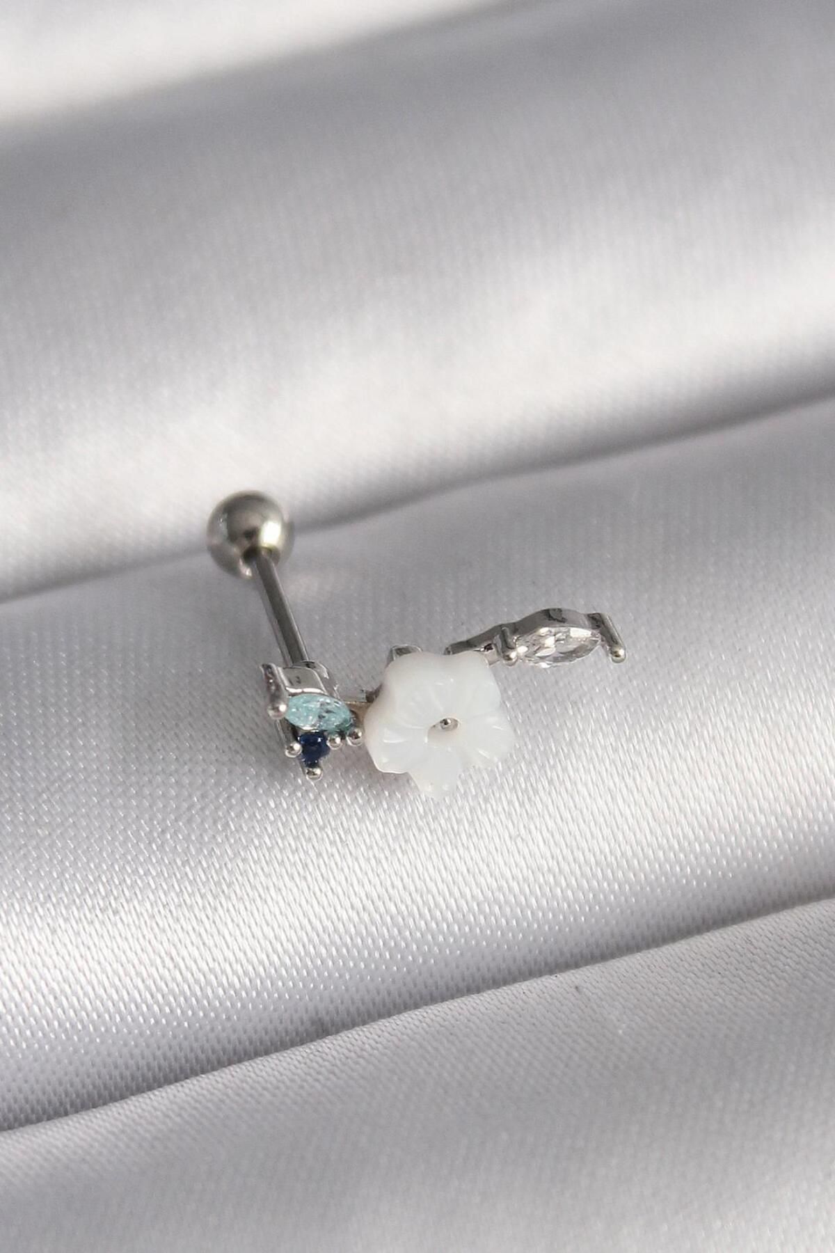 AfraBeauty 316L Çelik Gümüş Renk Zirkon Taş Detay Beyaz Çiçek Model Tragus Piercing