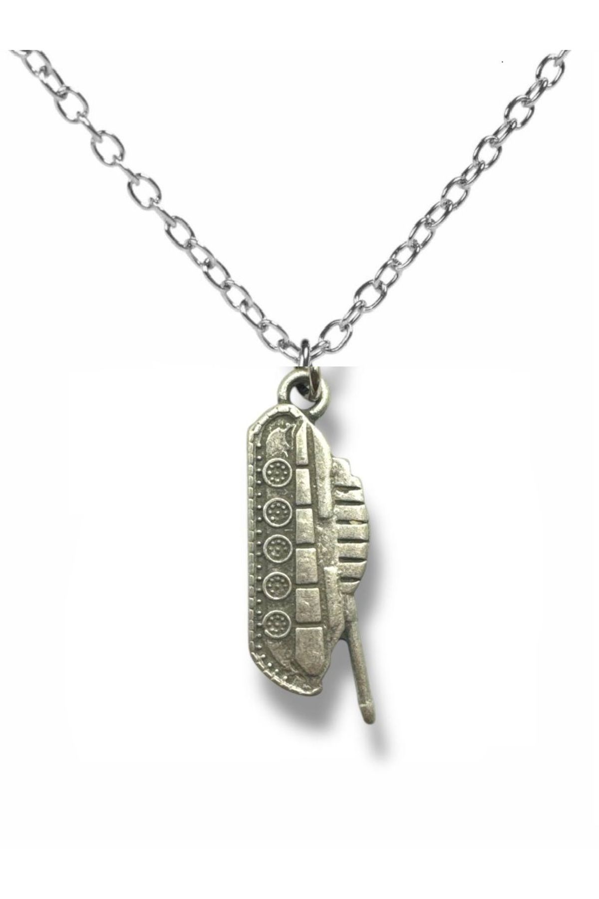 Herşey Nota Askeri Tank Figürlü Metal Kolye – Gümüş Renk Unisex Aksesuar