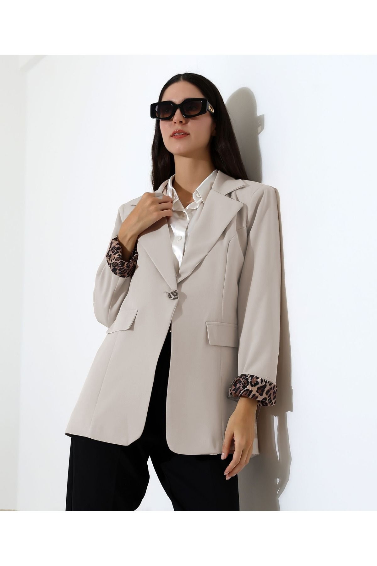 diaves Kadın Bej Katlanabilir Kol,Astarı leopar desenli Atlas Dokuma Kumaş Kruvaze Blazer Ceket