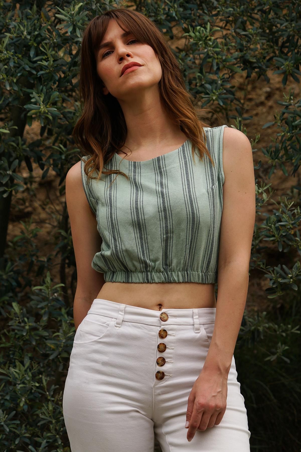 Defne&Apollon İpekçilik El Dokuması %70 Pamuk %30 Keten Rahat Kalıp Crop Bluz - Su Yeşili