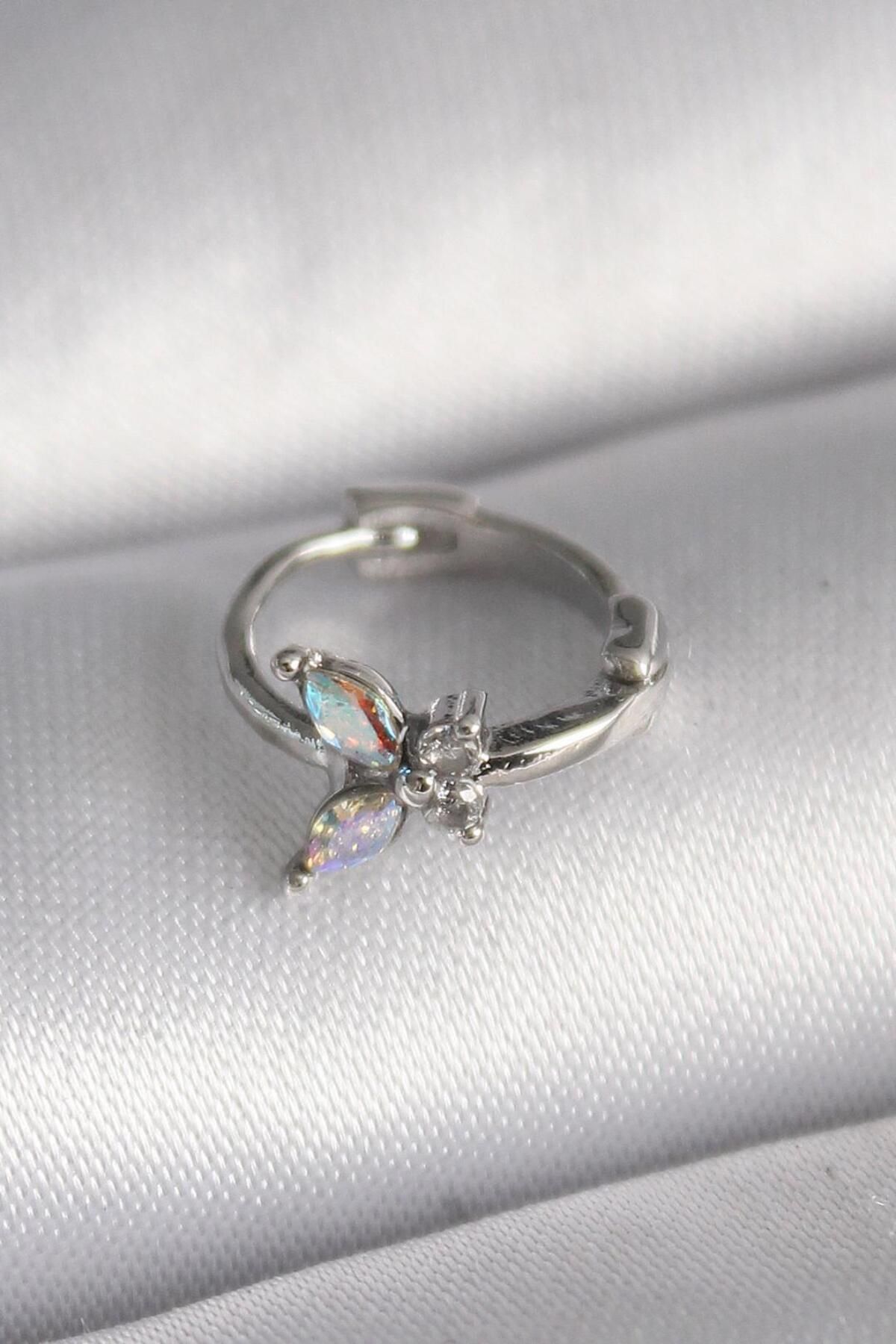 AfraBeauty 316L Çelik Gümüş Renk Zirkon Taşlı Kelebek Model Tragus Piercing