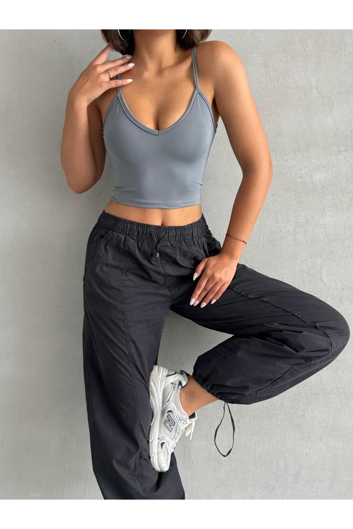 The Base Kadın Füme Scuba Kumaş Ön Arka (V YAKA) Ip Askılı Crop Top görsel 3