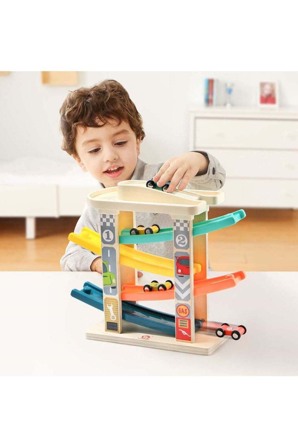 مسیر مسابقه‌ای ماشین اسباب‌بازی چوبی با رمپ برای کودکان نوپا