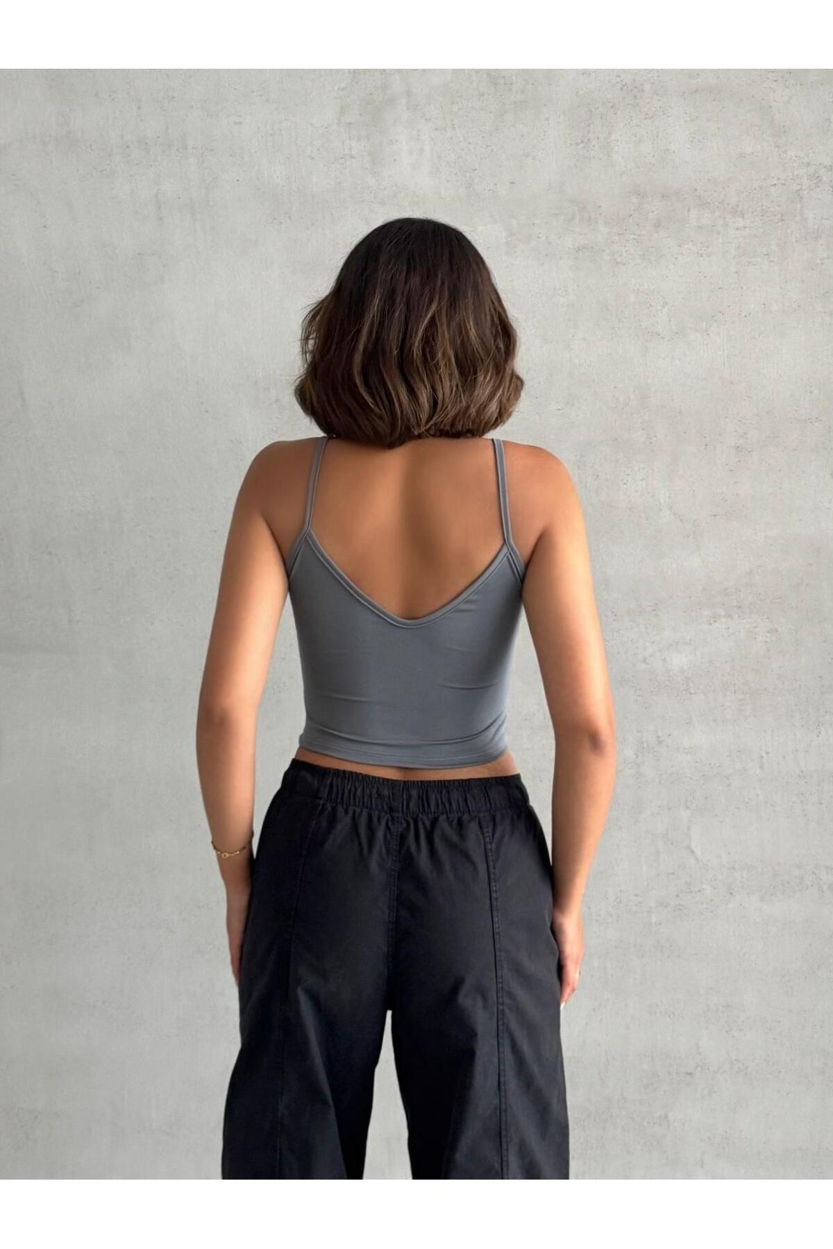 The Base Kadın Füme Scuba Kumaş Ön Arka (V YAKA) Ip Askılı Crop Top görsel 4