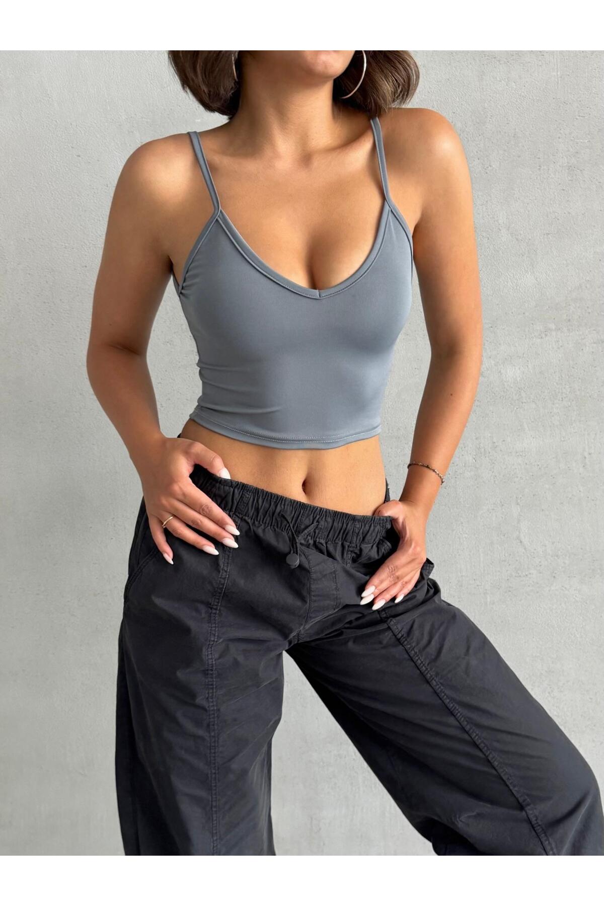 The Base Kadın Füme Scuba Kumaş Ön Arka (V YAKA) Ip Askılı Crop Top görsel 2