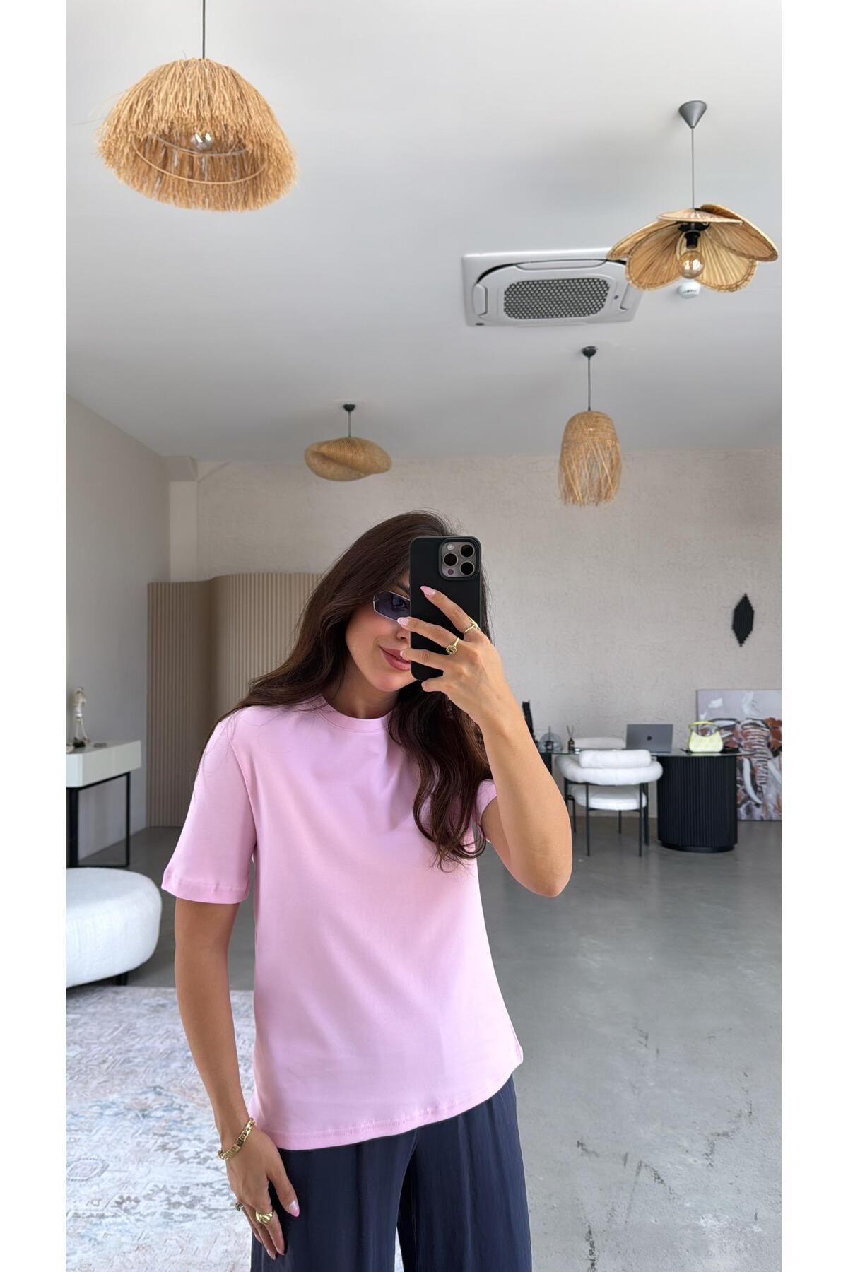 Buket Teke Pembe Massi Tshirt