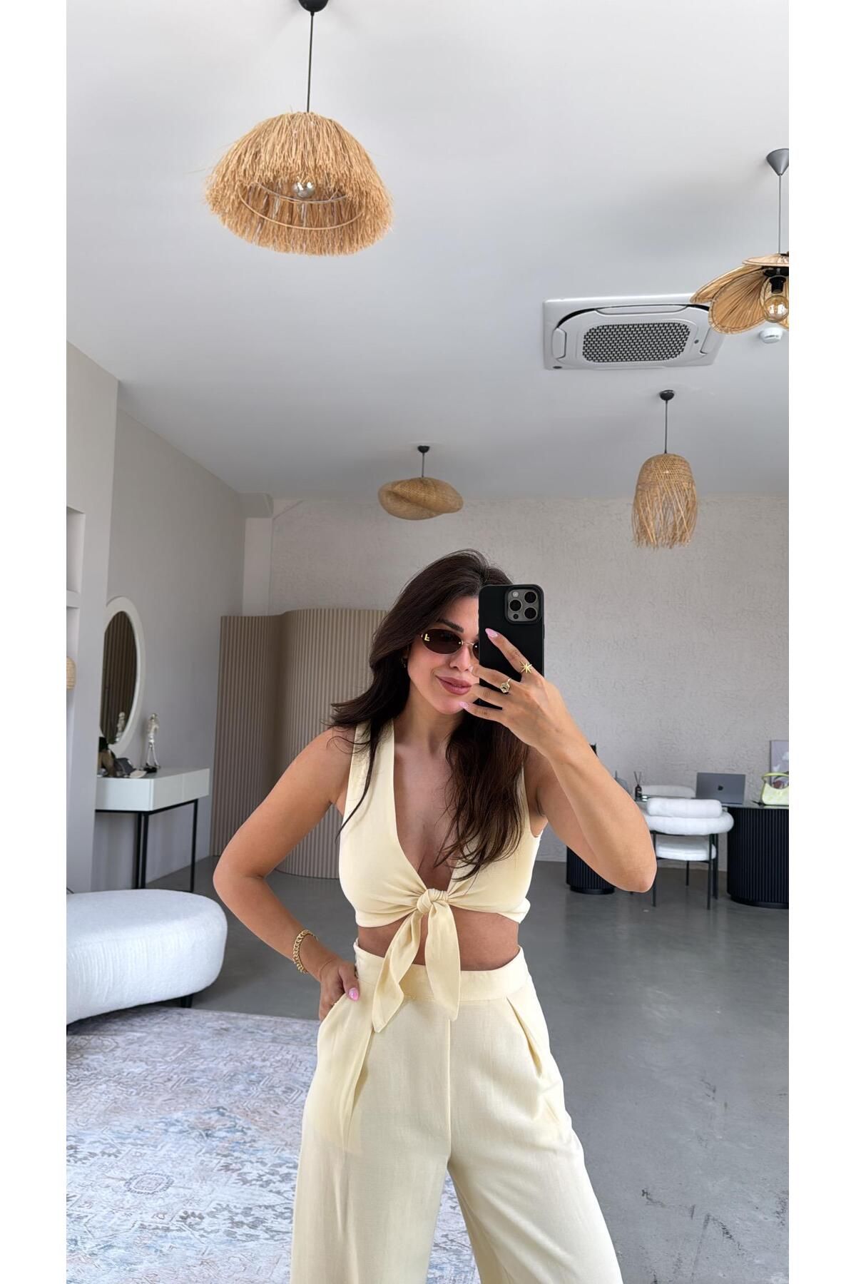 Buket Teke Sarı Keten Bağlamalı Bluzlu Takım