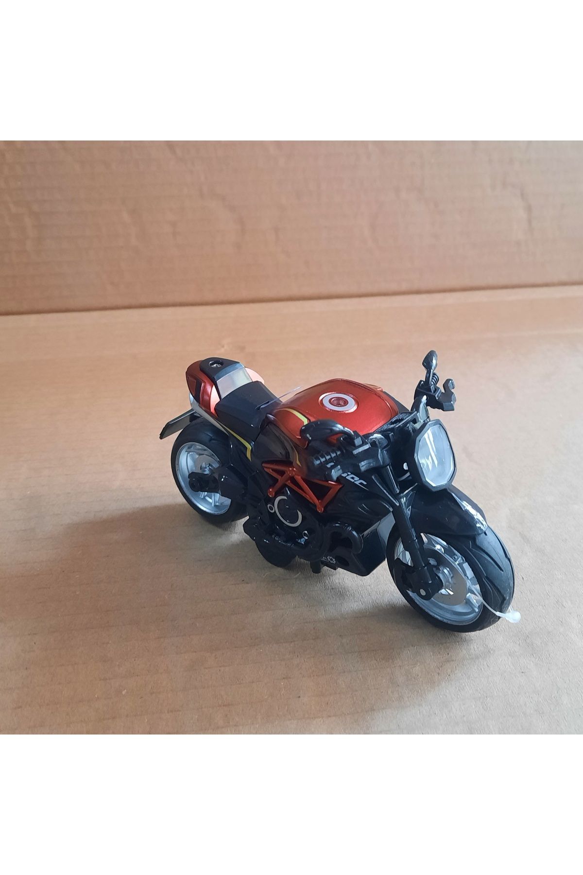 TOYSTAR Oyuncak Metal Motor Sesli Ve Işıklı 14x9 cm Kırmızı