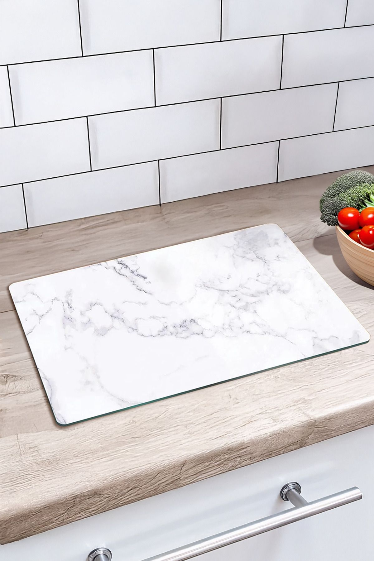 Kitchen Life Beyaz Mermer Görünümlü Cam Kesme Tahtası - Oval Kenarlı Kesme Tahtası 25x35