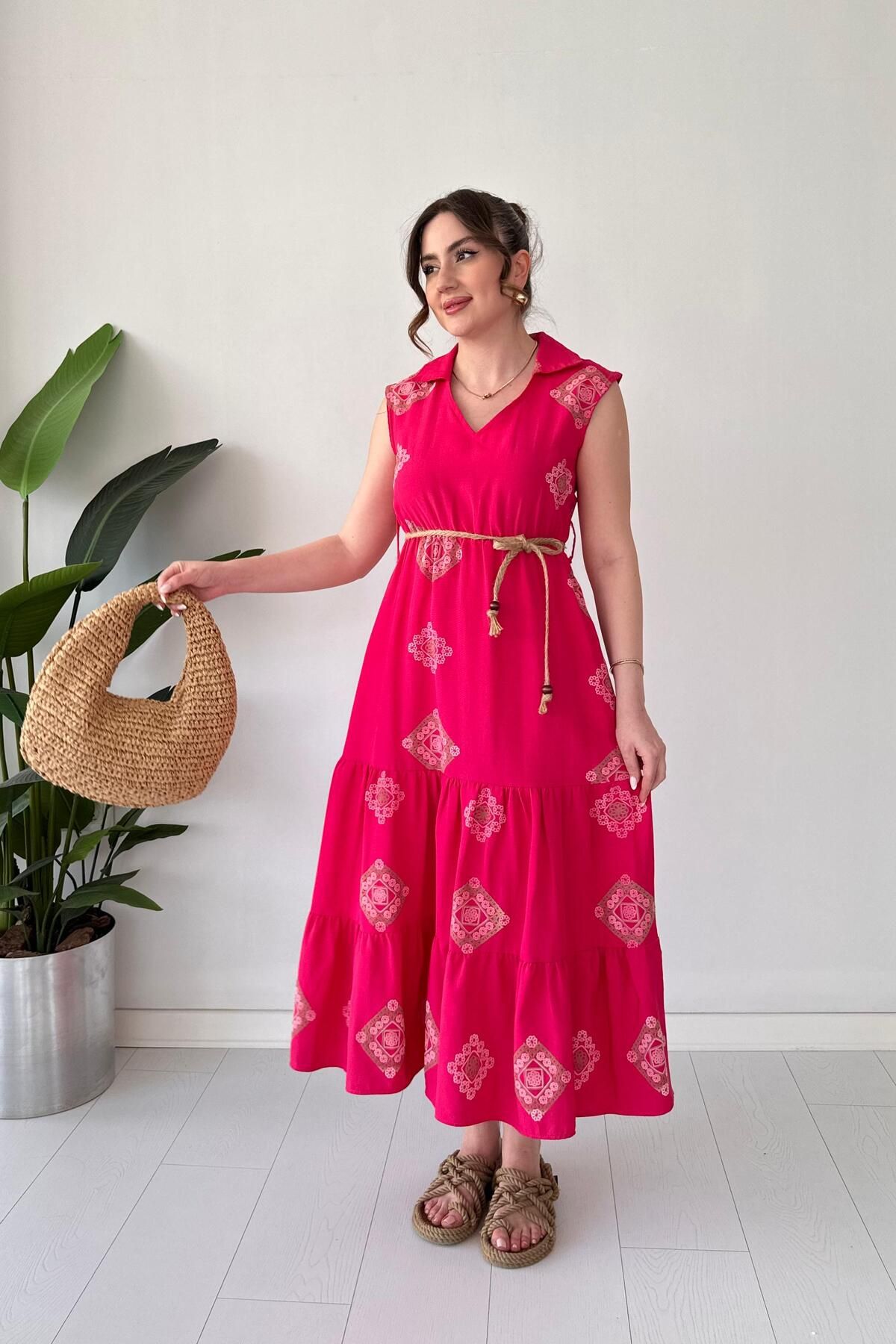 MaziButik Hasır Kemerli Desenli Elbise Pembe