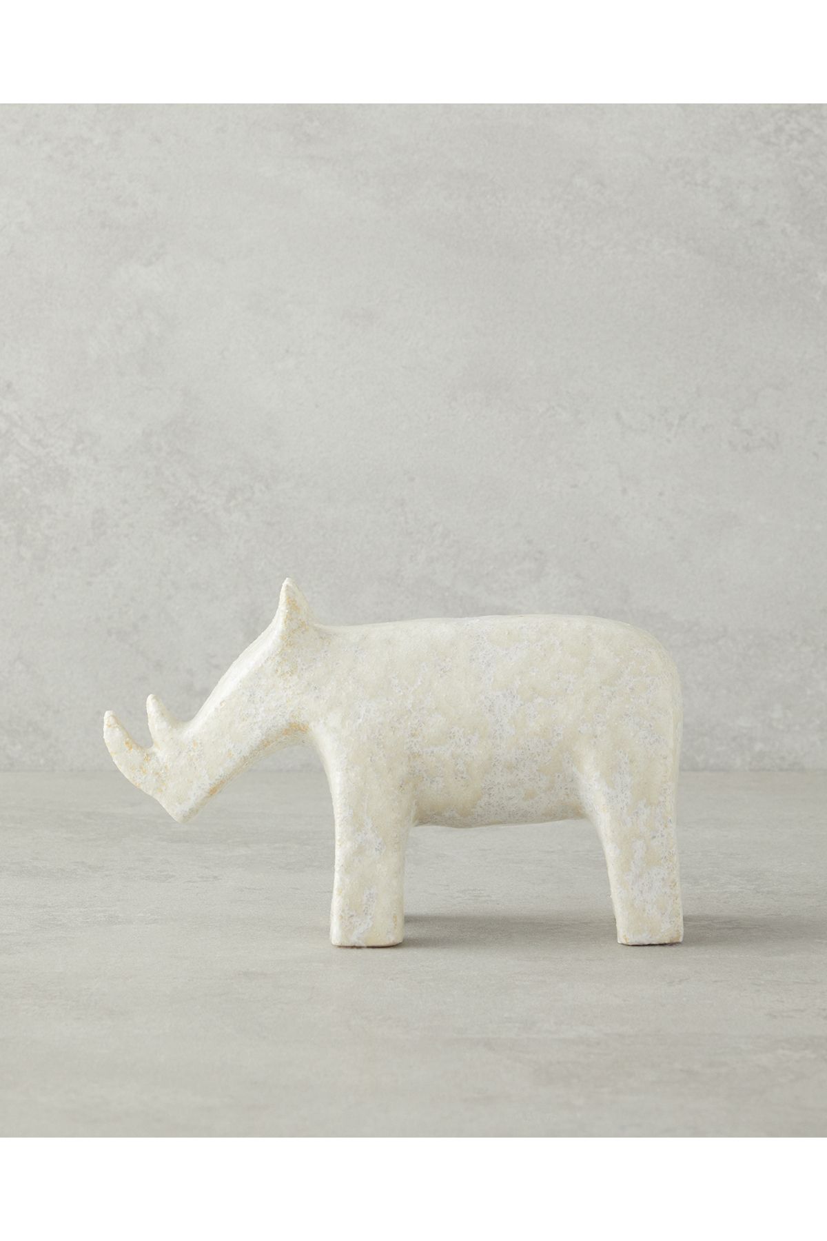 DEKORANLA Şık ve modern 18x6x11cm krem biblo ile evine zarafet kat