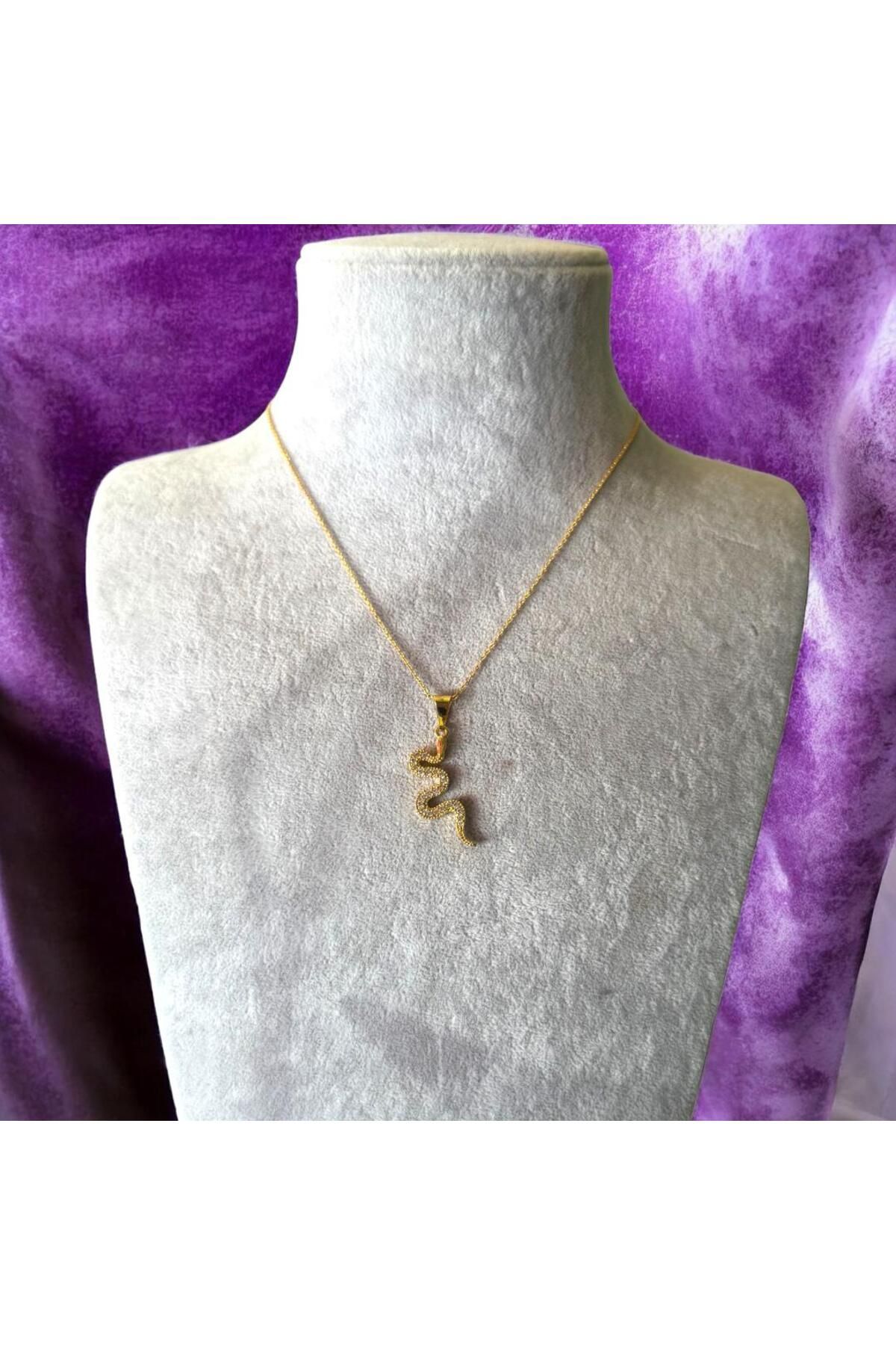 Kırmızı Sanat Evi Yılan Uçlu Gold Zincirli Bijuteri Kolye