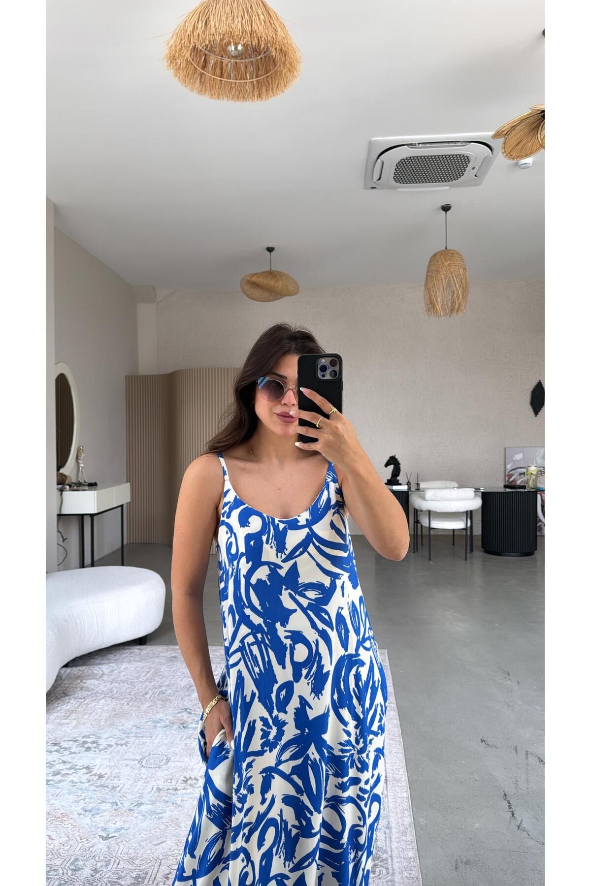 Buket Teke Blue White Viskon Cepli Yırtmaçlı Elbise