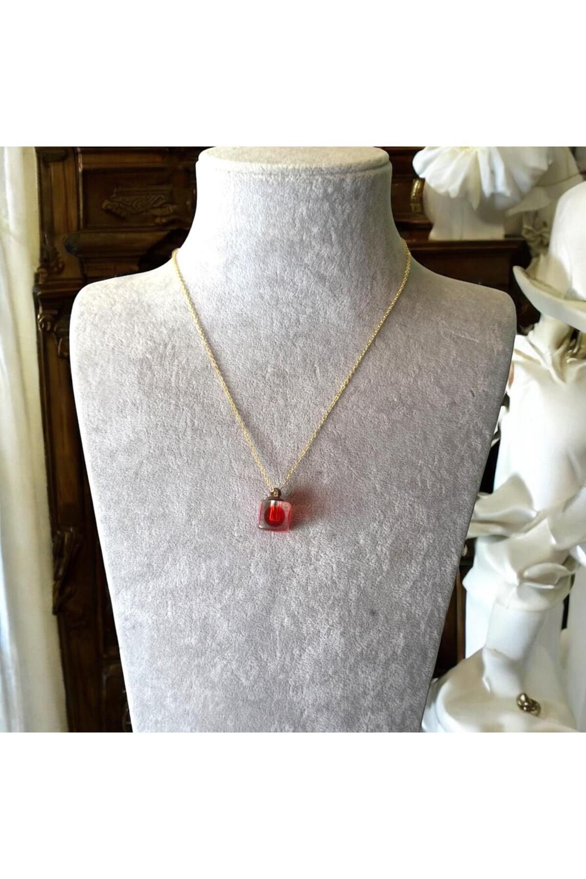 Kırmızı Sanat Evi Plastik Kırmızı Uçlu Kare Bijuteri Kolye