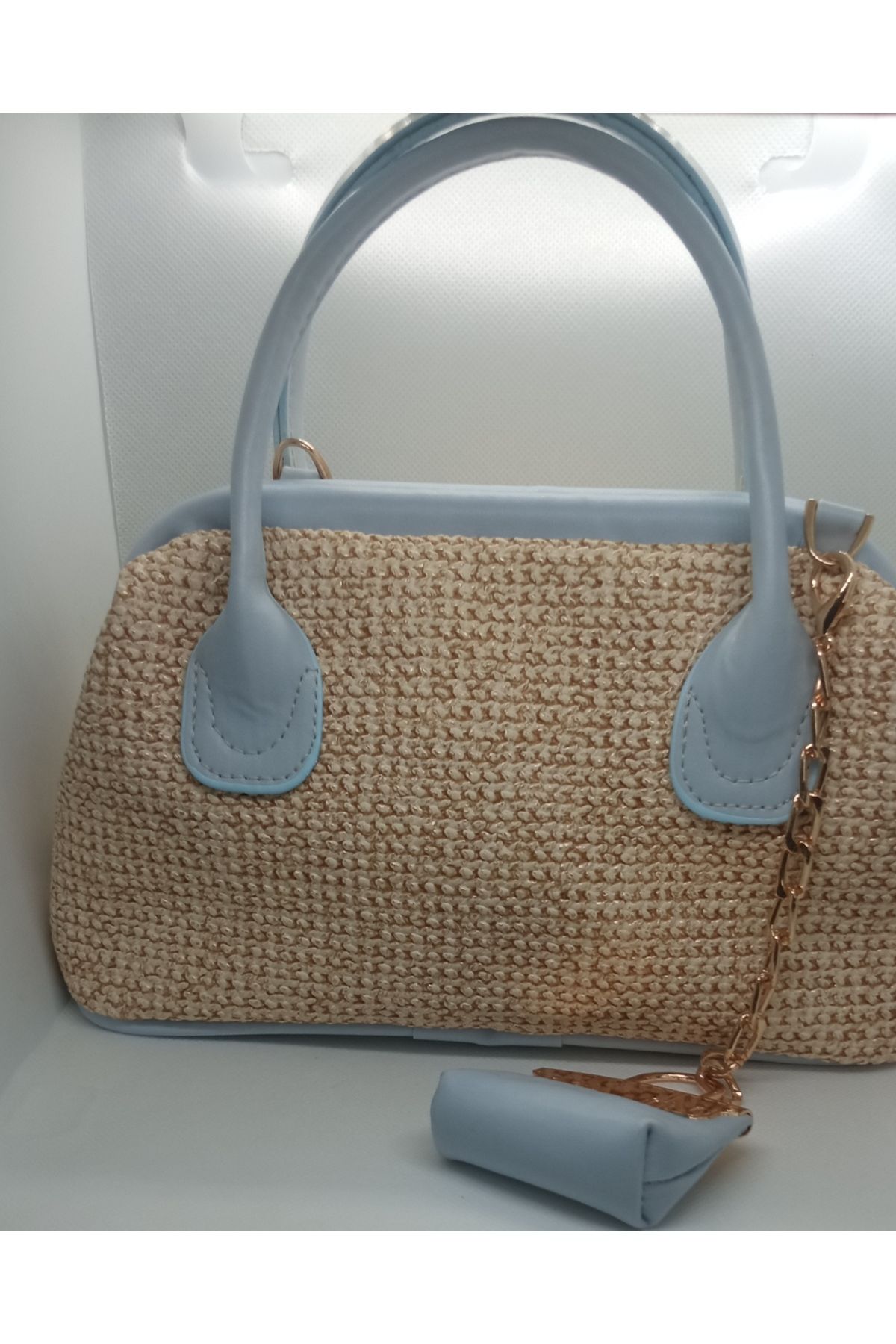 Erdem Hasır görünümlü ve çanta modelimiz en 23 cm boy 14 cm