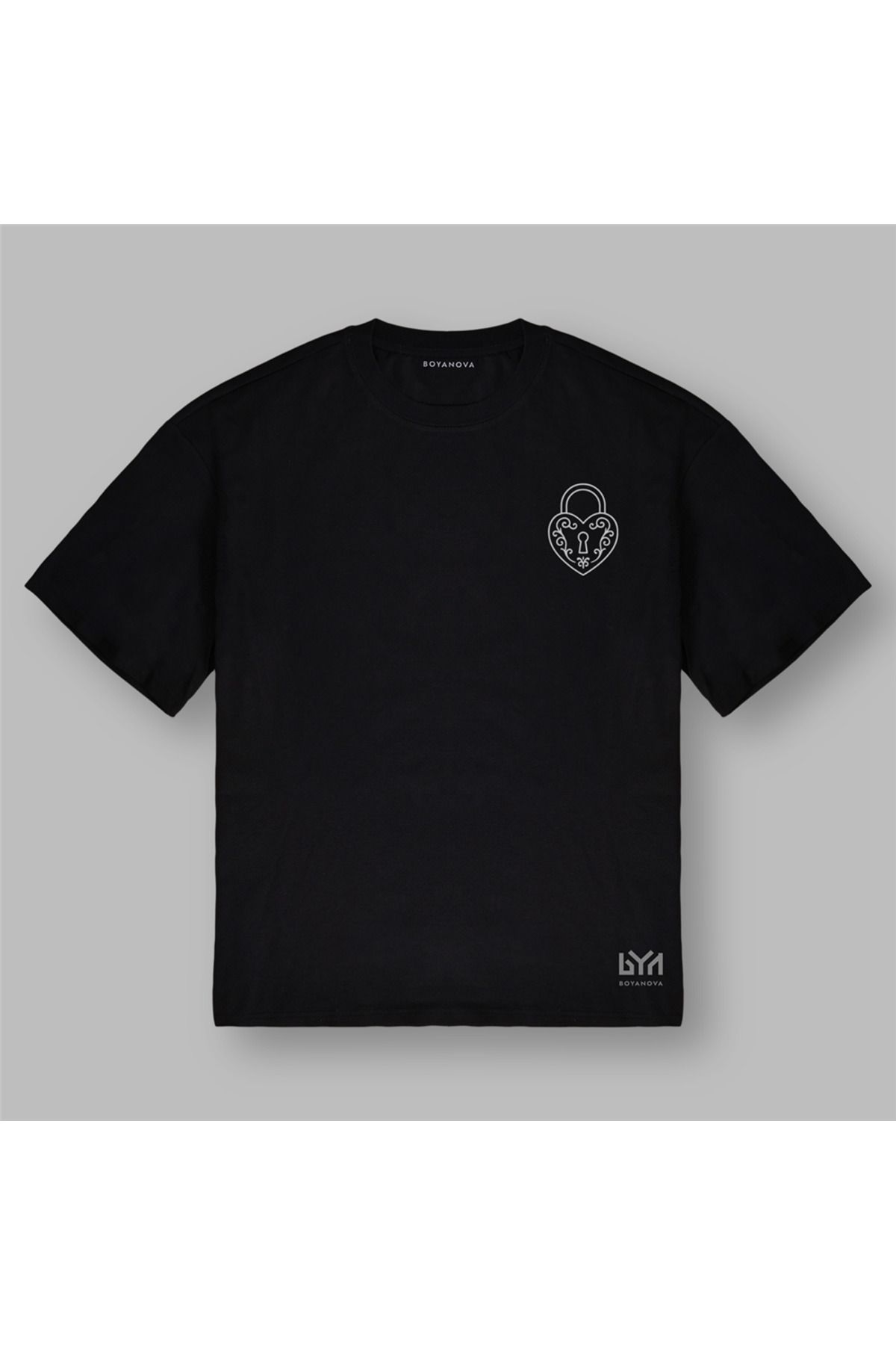 BOYANOVA Kilitli Kalp Minimal Baskılı Siyah Oversize Tişört