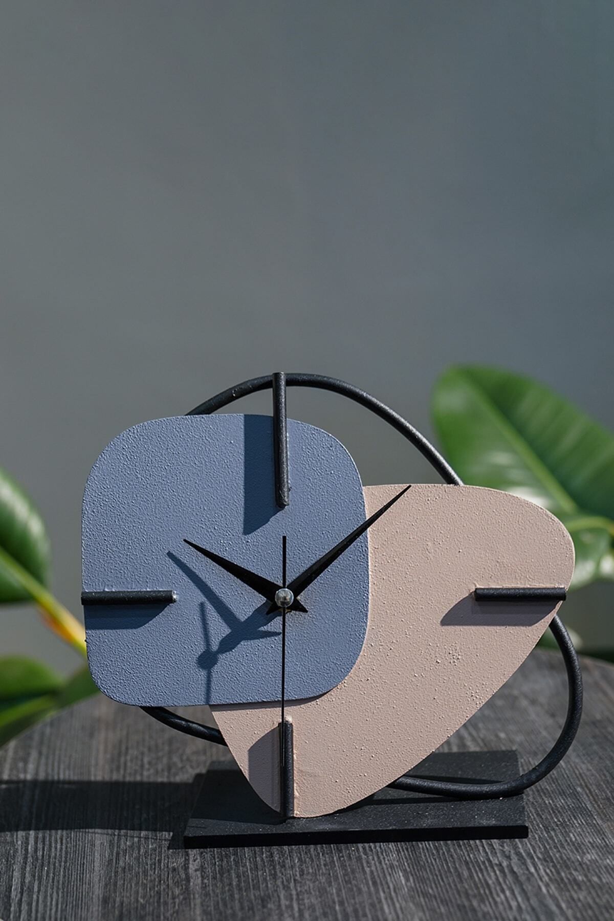 DEKORANLA Mavi Pudra Metal Masa Saati 25x22cm, Şık ve Modern Tasarım