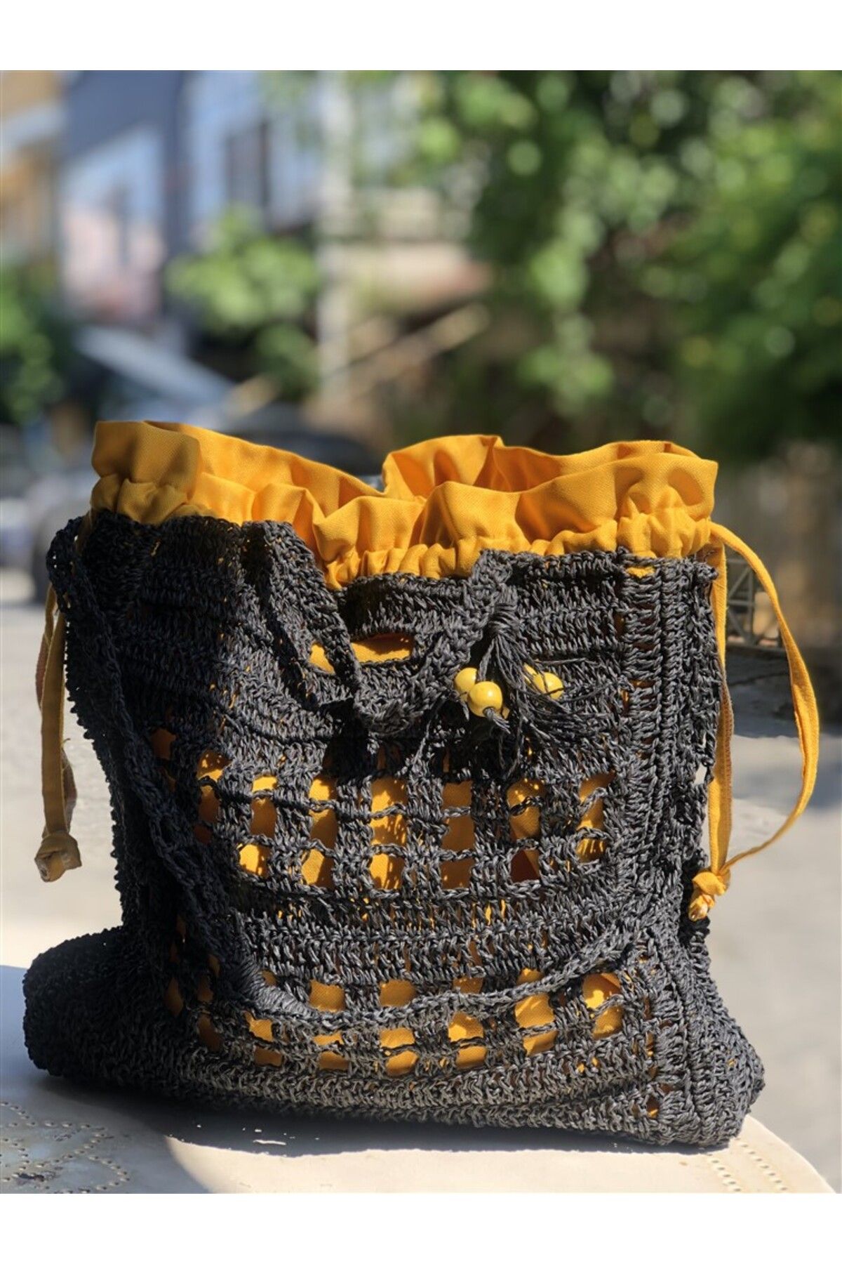 Gözde Tasarım Butik KADIN SİYAH RENK TASARIM EL YAPIMI TIĞİŞİ SARI ASTARLI ÖRGÜ HASIR PLAJ VE OMUZ ÇANTA