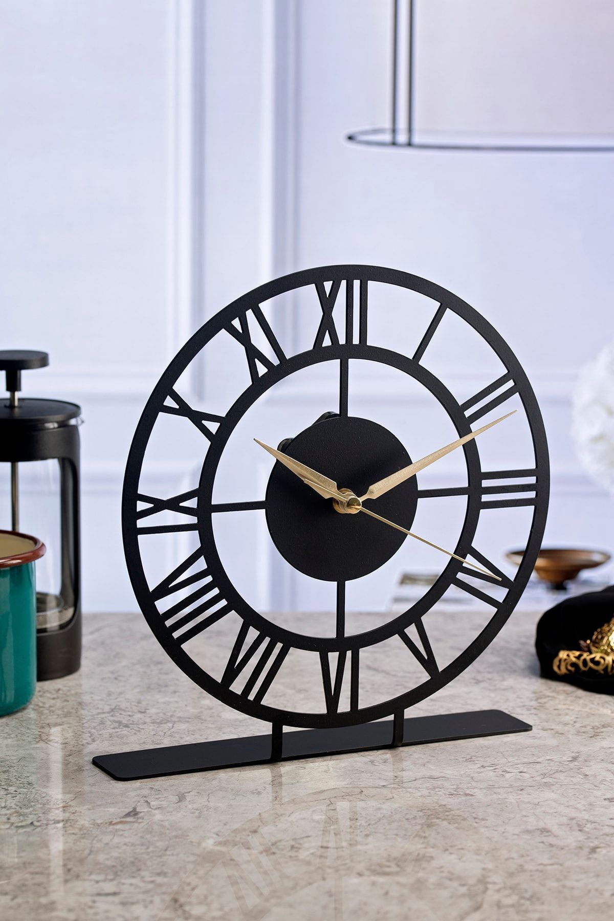 Elioure Modern siyah metal masa saati, 25x23 cm, şık ve fonksiyonel tasarım