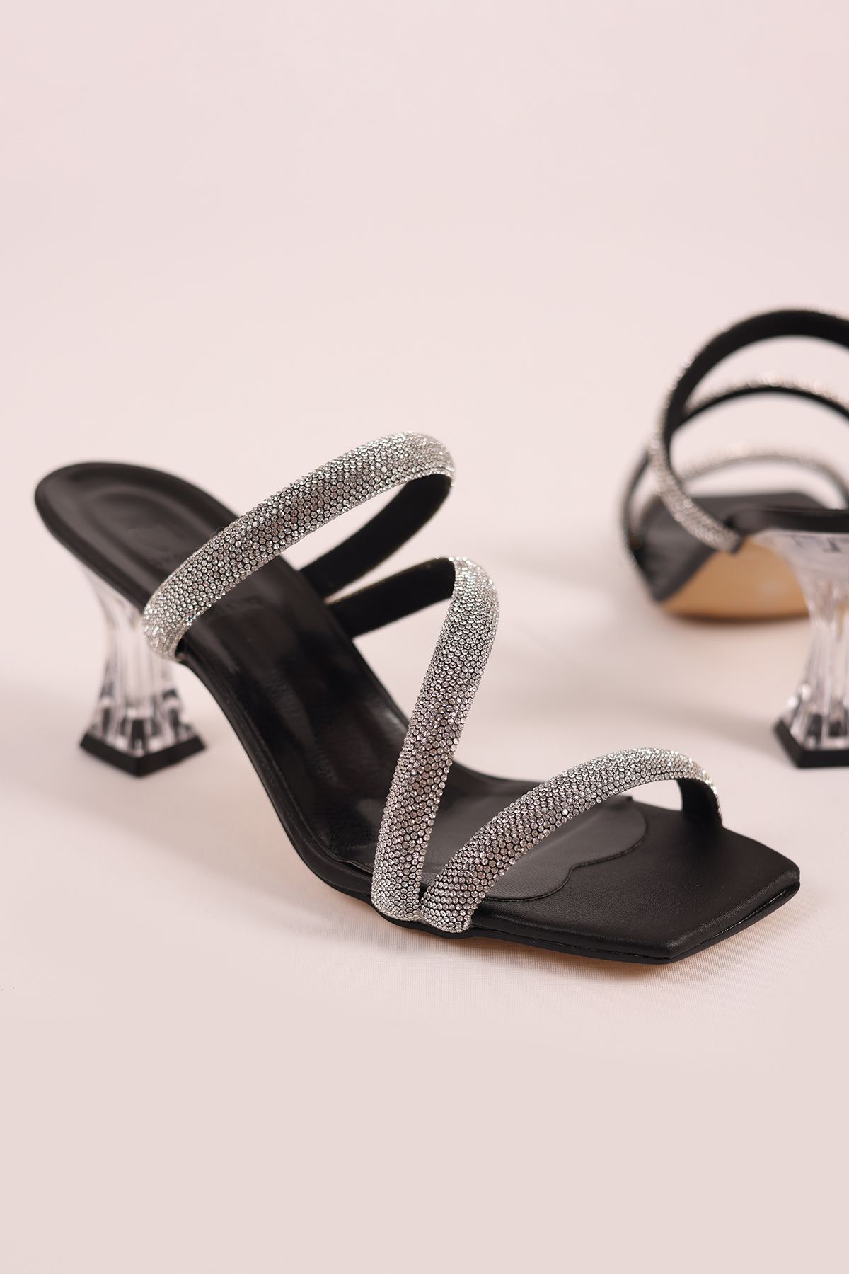 SHOESSHOPS Taşlı Sarmal Bantlı Kadın Topuklu Terlik Abiye Ayakkabı