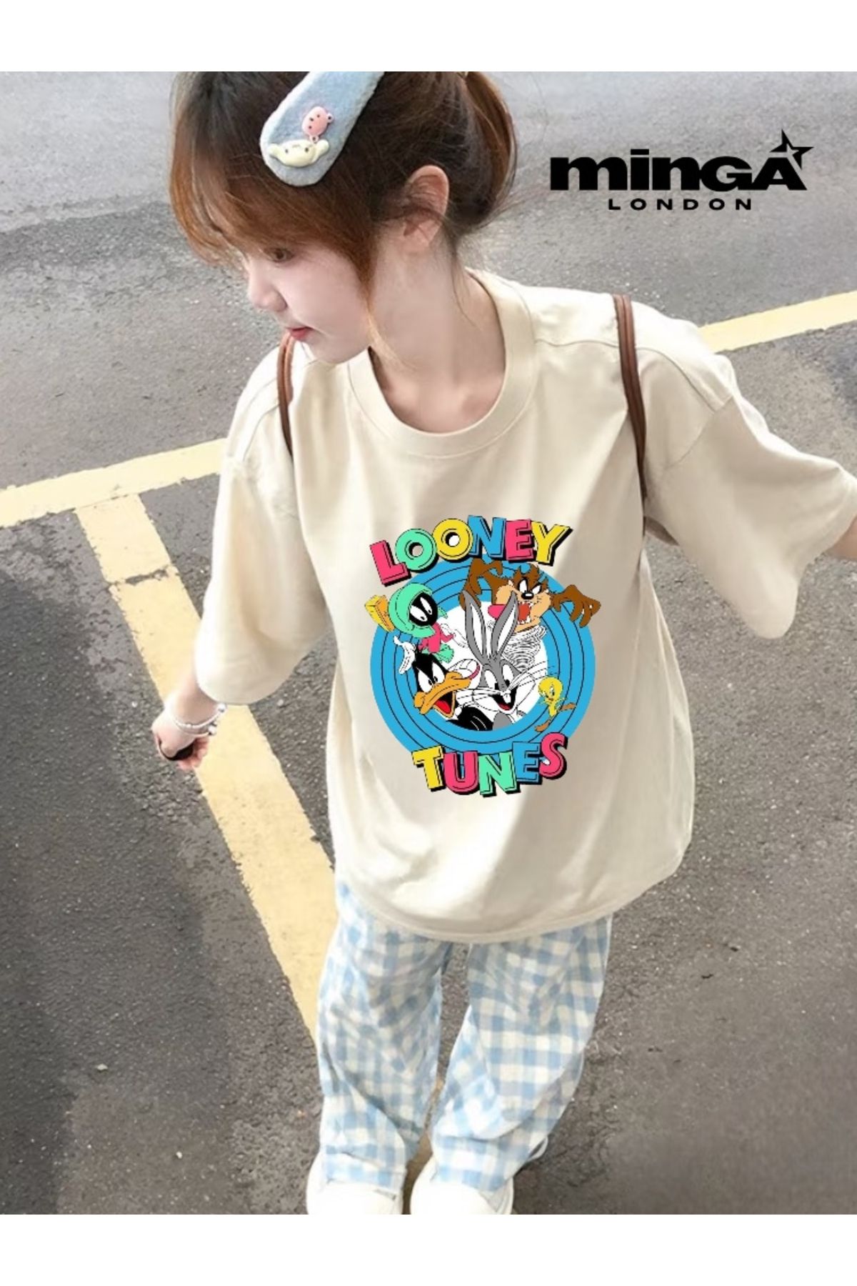 Minga London Looney Tunes Baskılı Bej Oversize Tshirt- Minga London