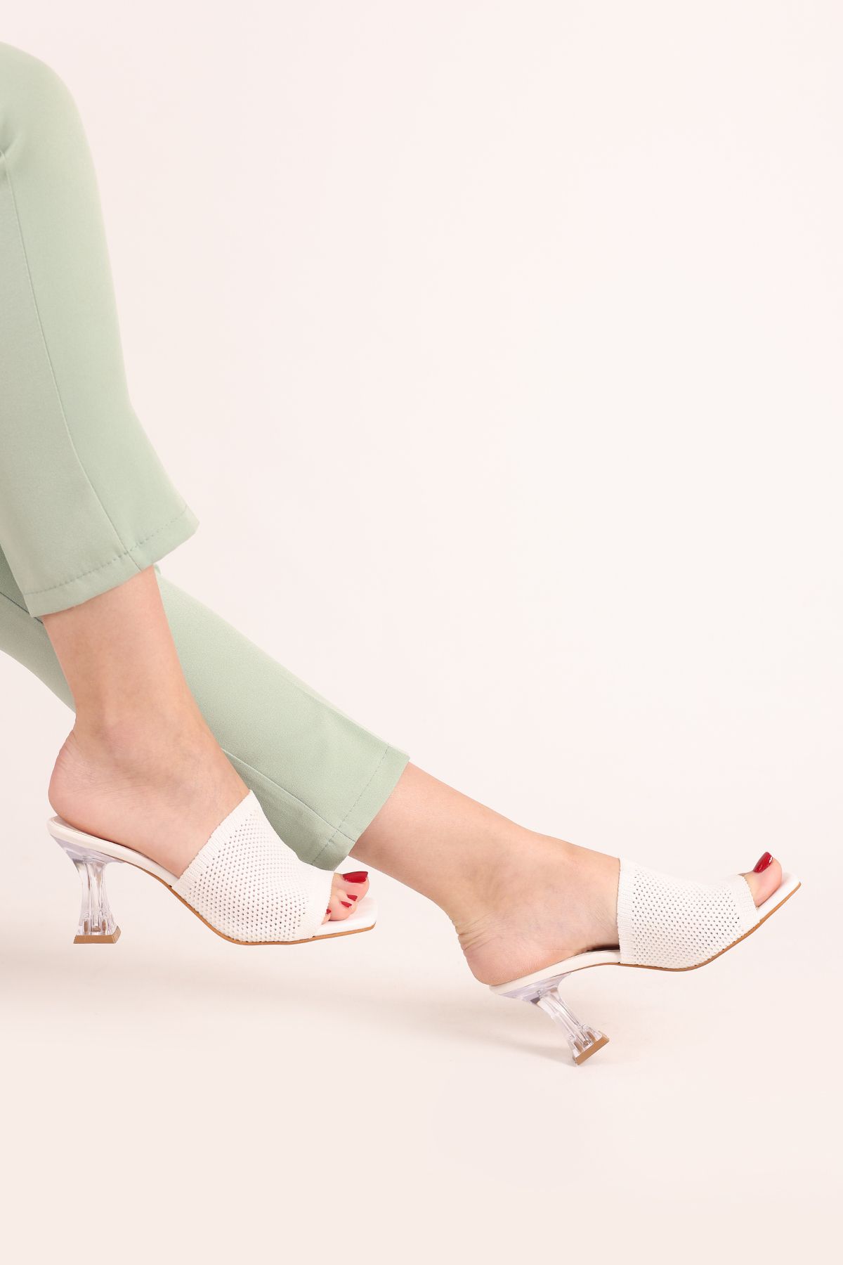 SHOESSHOPS Kadın Şeffaf Topuklu Triko Terlik