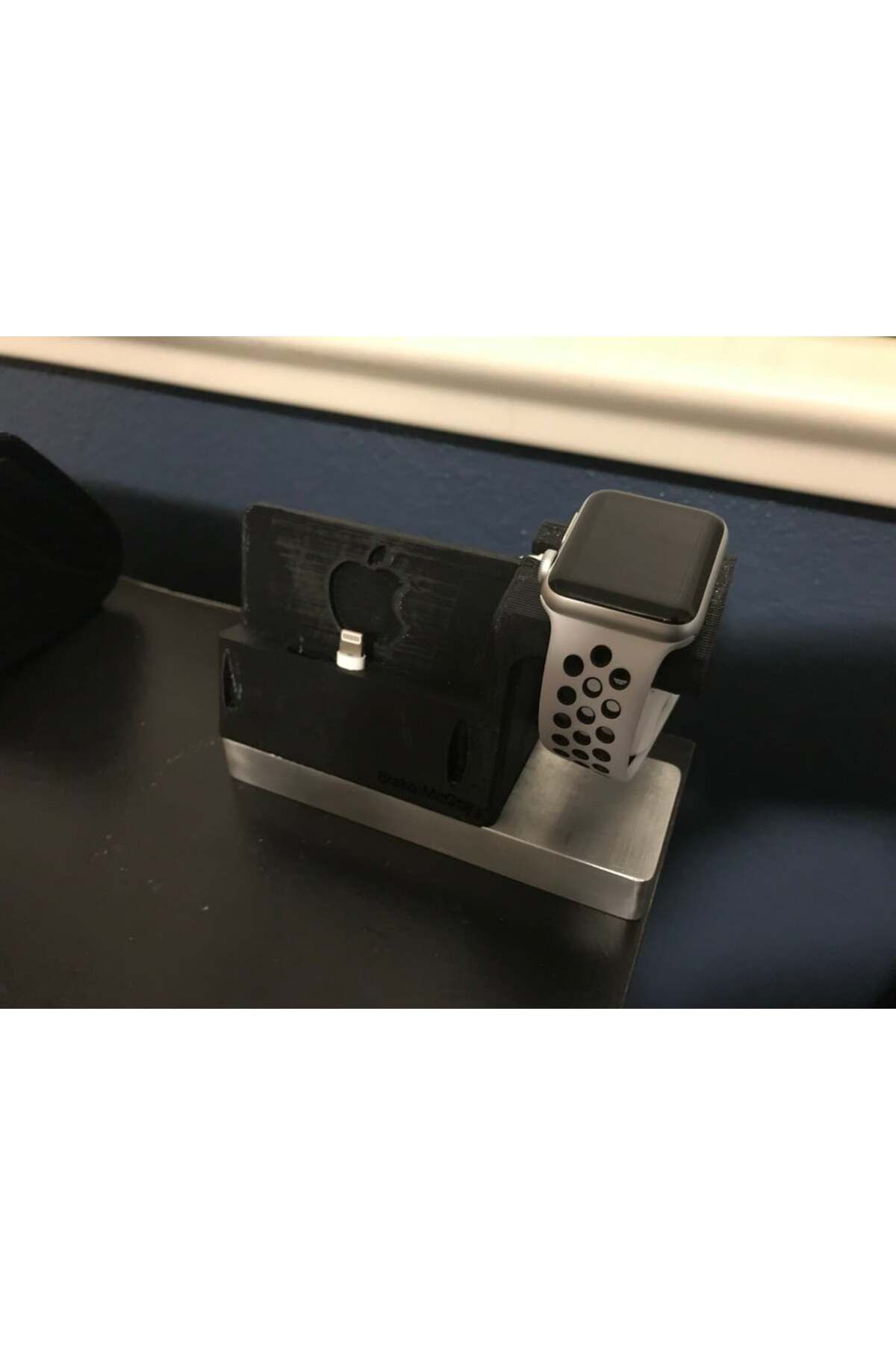 Lucest iPhone ve Apple Saat Standı (Plastik Aparattır!!!)