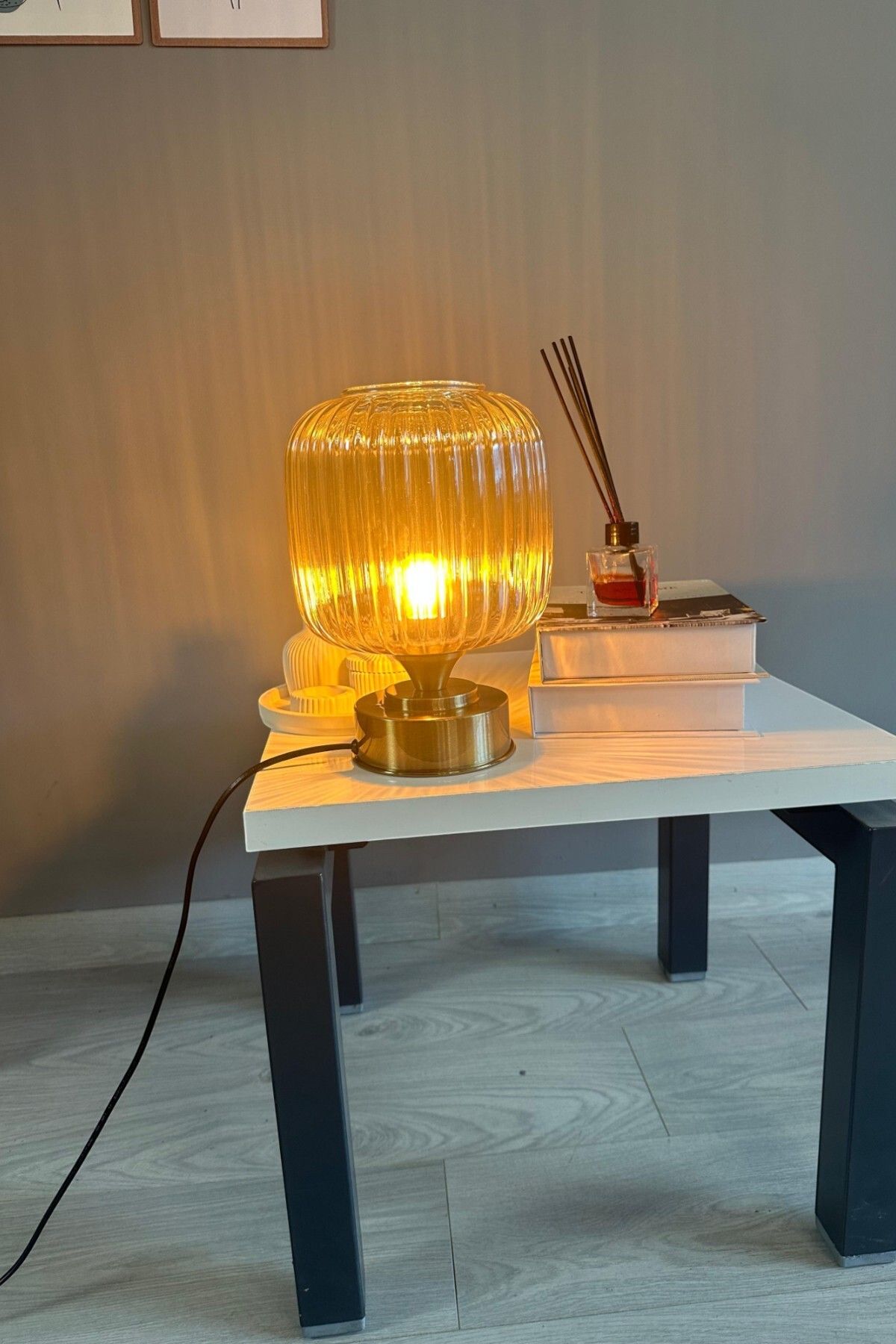 Bamyum Mopa Cam Bal Rengi Y Piramit Masa Lambası Dekoratif Masaüstü Aydınlatma Hol Abajur Yatak Odası