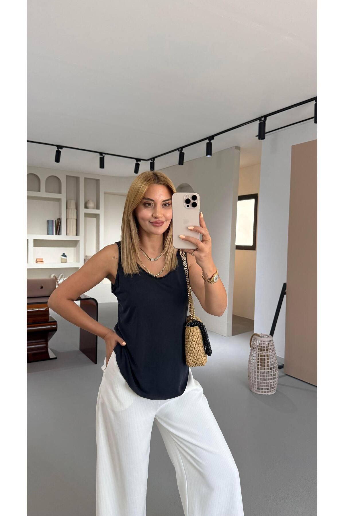 Sezgi Tekin Ön Arka V Yaka Siyah Modal Bluz