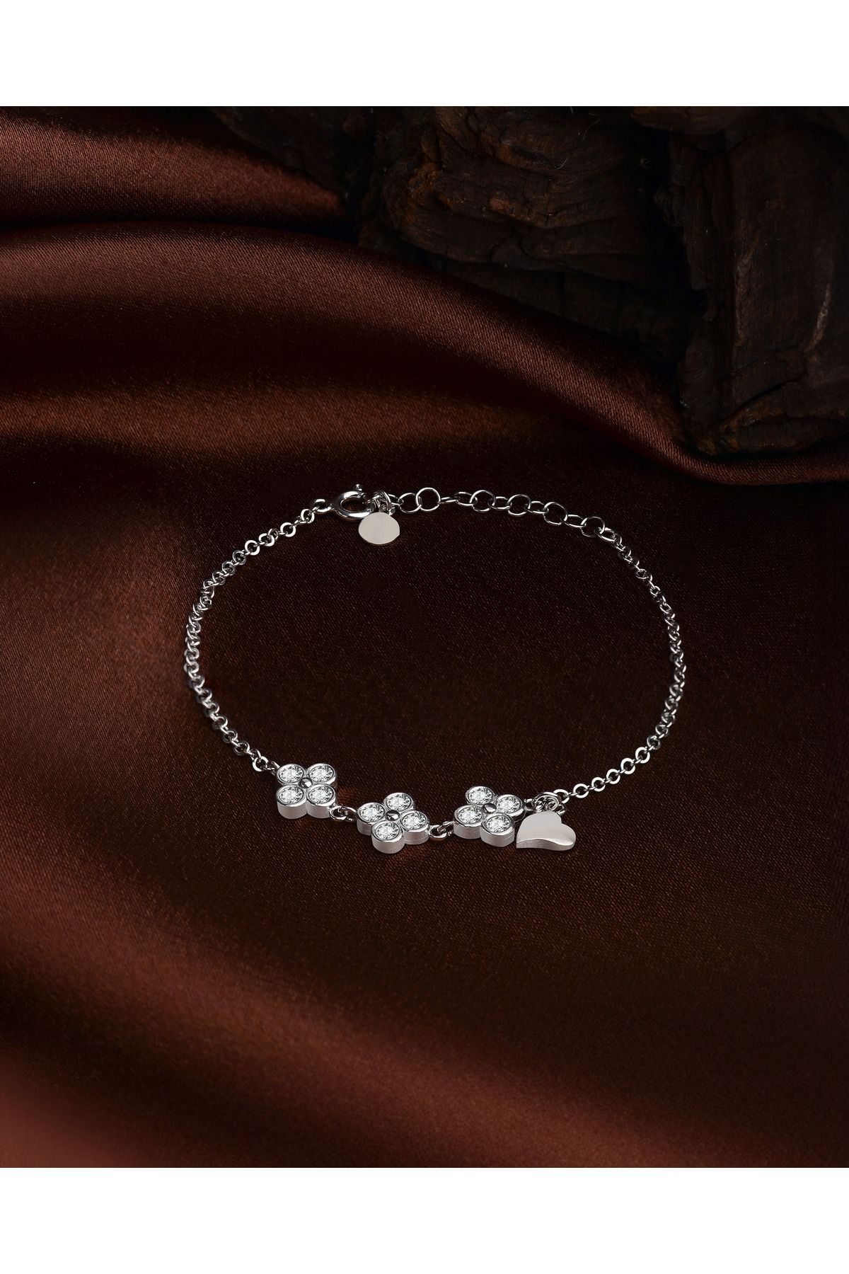 Roza Silver 925 Ayar Rodyum Üçlü Çiçek Kalp Charm Gümüş Bileklik
