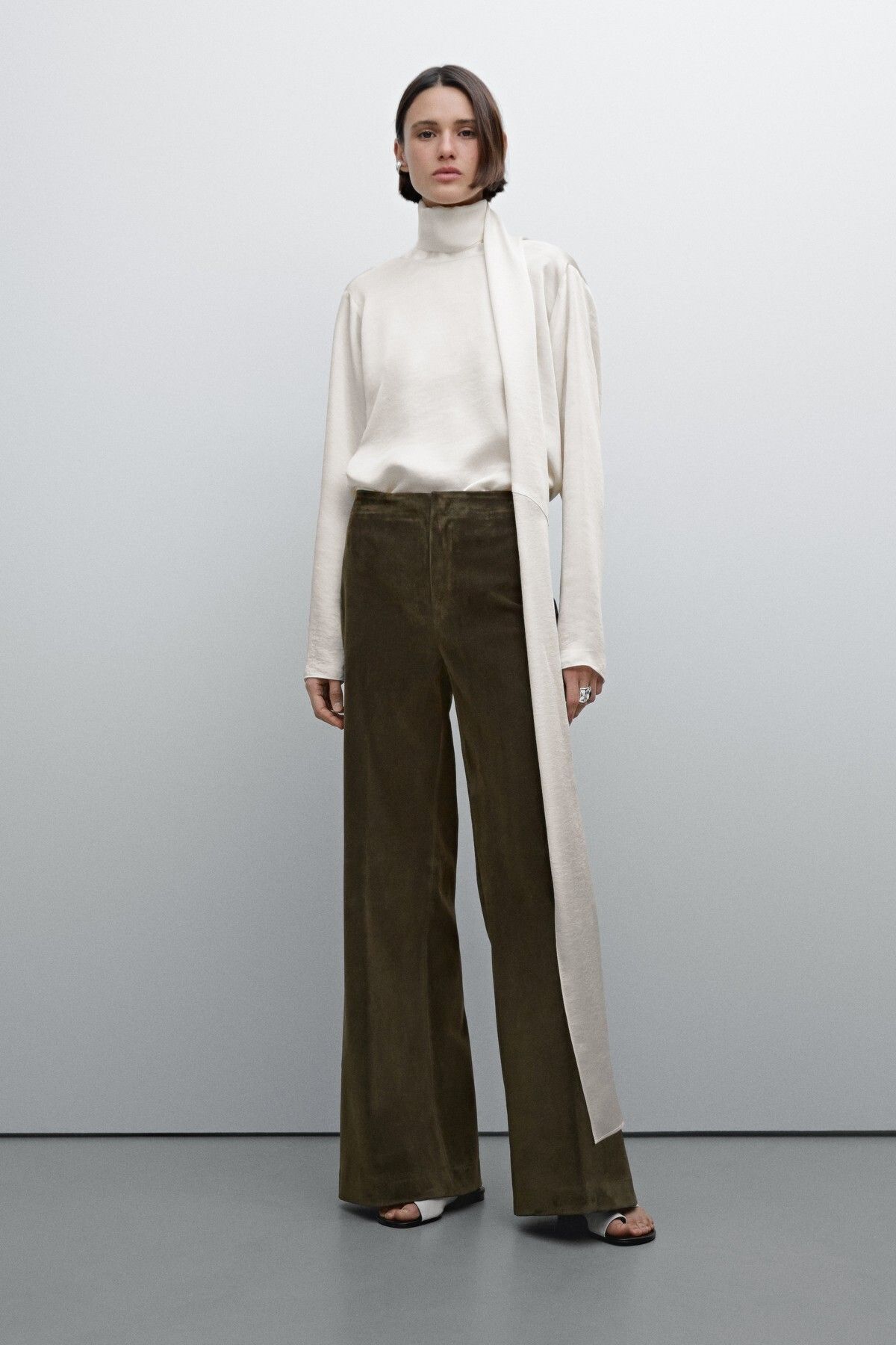 Massimo Dutti Kadife İspanyol paça pantolon - Studio