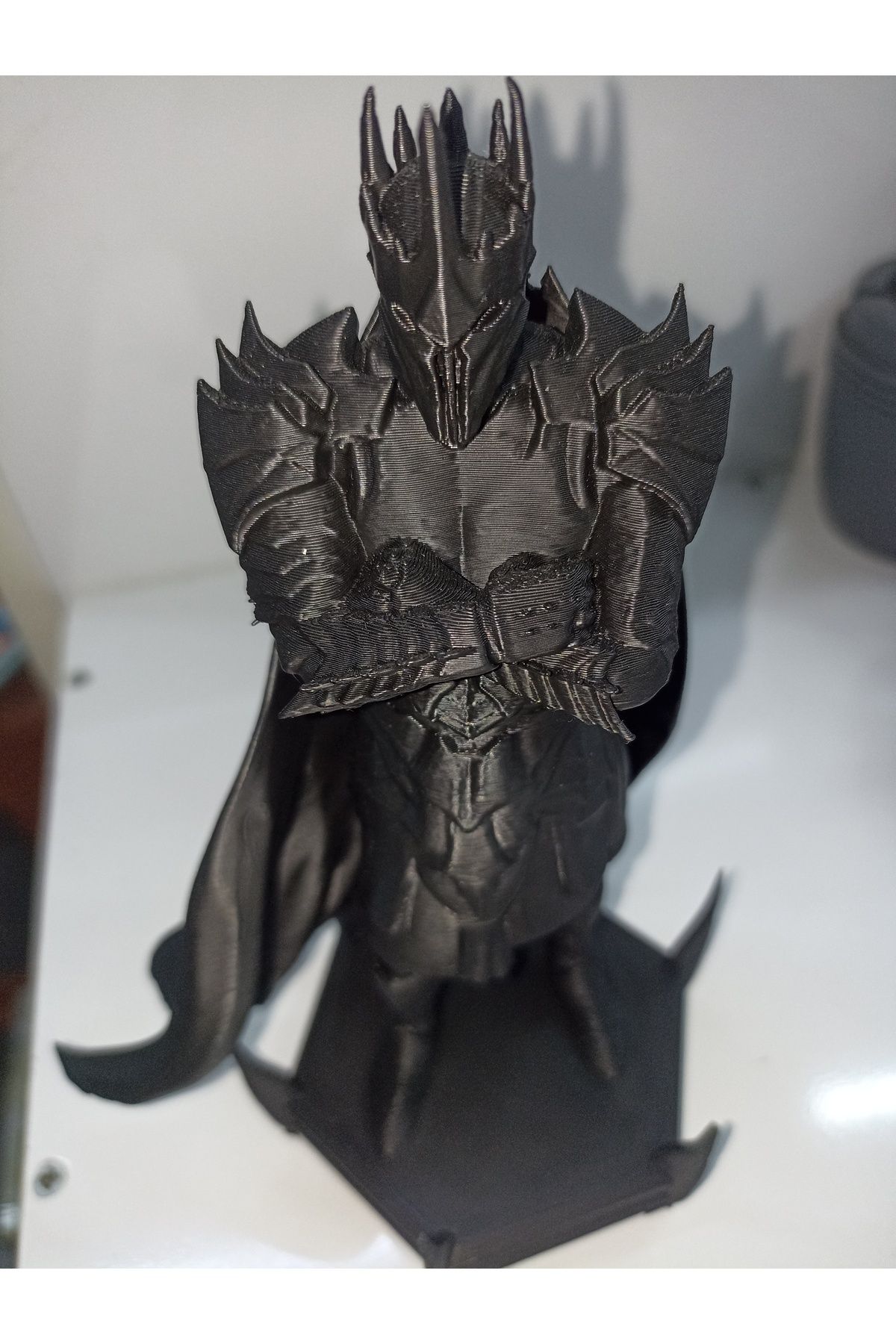 KÖYMEN Sauron heykeli
