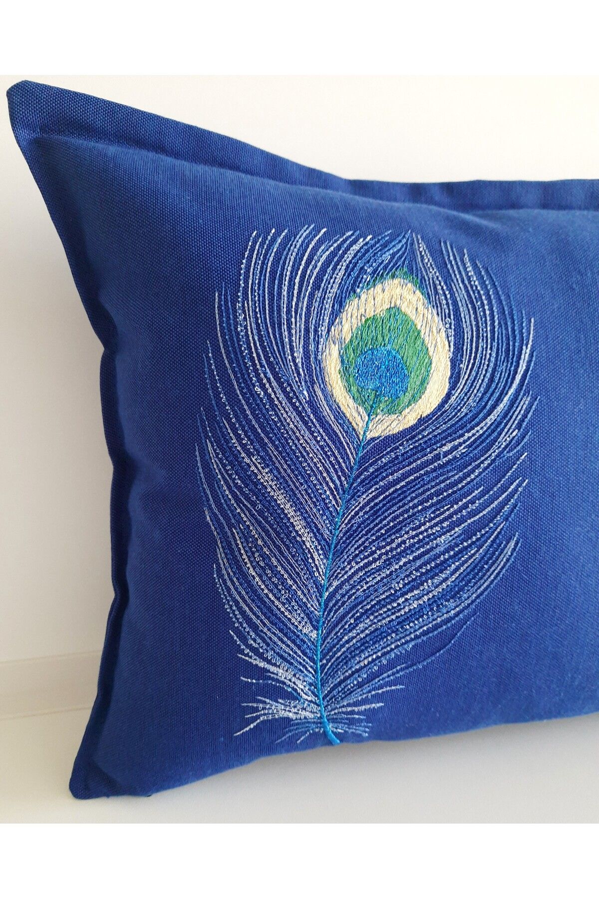 Fabric by Gülçin KOTON DUCK KUMAŞ PRUSYA MAVİ DİKDÖRTGEN YAZ TAVUS KUŞU TÜYÜ NAKIŞ İŞLEMELİ KIRLENT KILIFI
