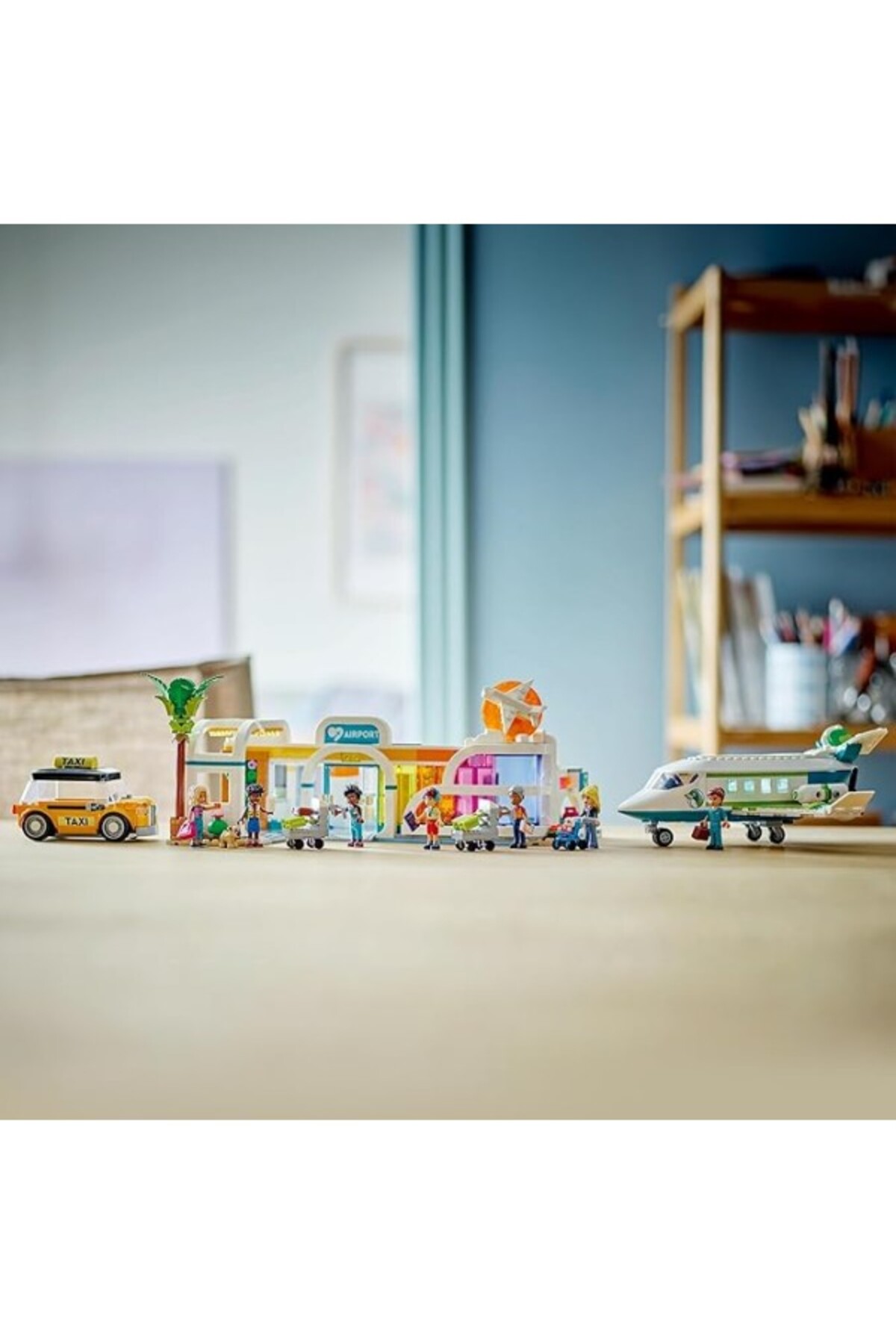 فرندز فرودگاه هارتلیک سیتی و هواپیما ۴۲۶۵۶ – مناسب کودکان ۸ سال و بالاتر شامل عروسکهای مینی