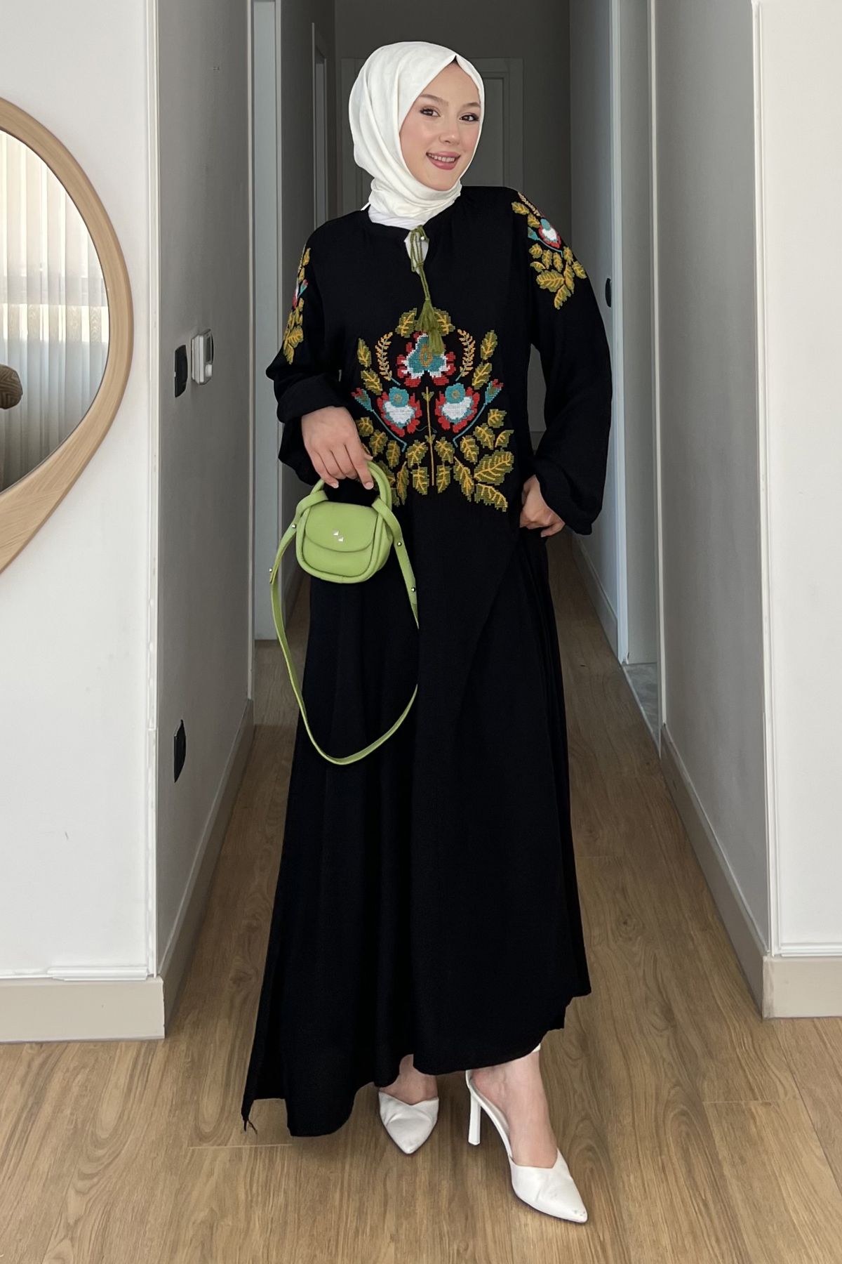 Saklı Butik Rüya Nakışlı Püsküllü Uzun Kollu Elbise SK-8531