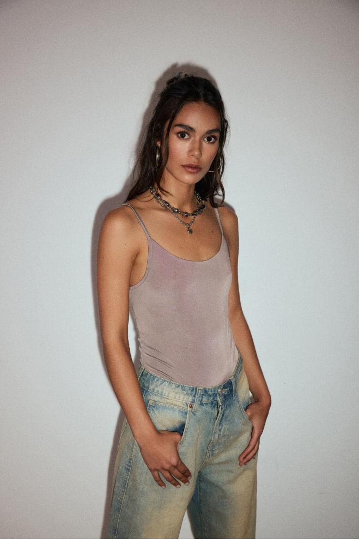 bases. İnce Askılı Body