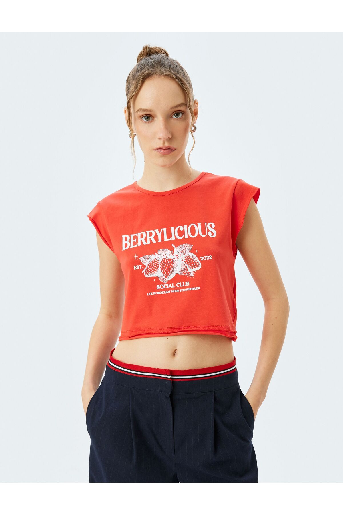 Koton-Crop Crew Neck Sleeveless Slogan Printed T-Shirt 3