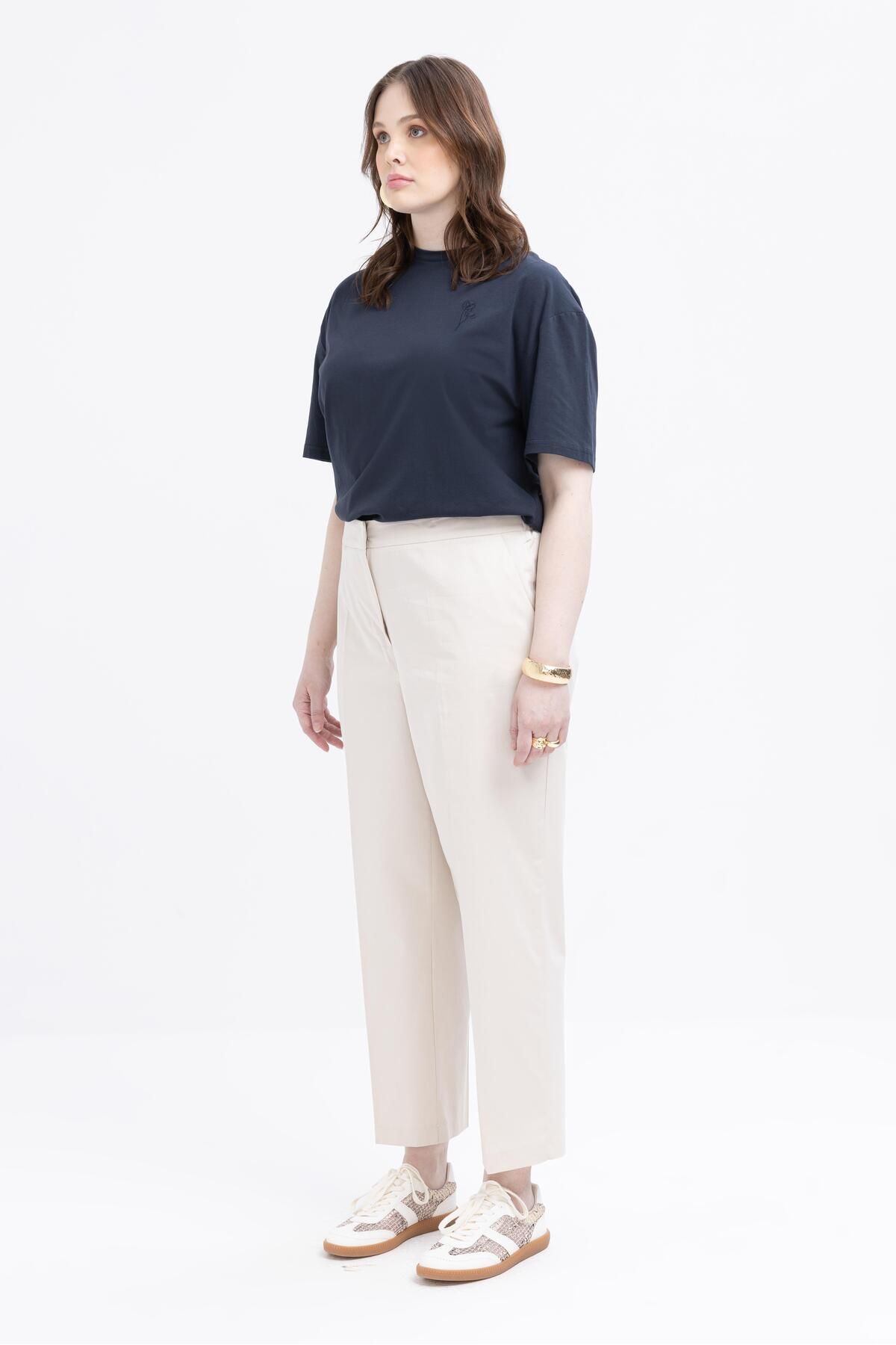 ALLDAY-Plus Size Lycra Carrot Pants with Stone-Waist Elastic 2