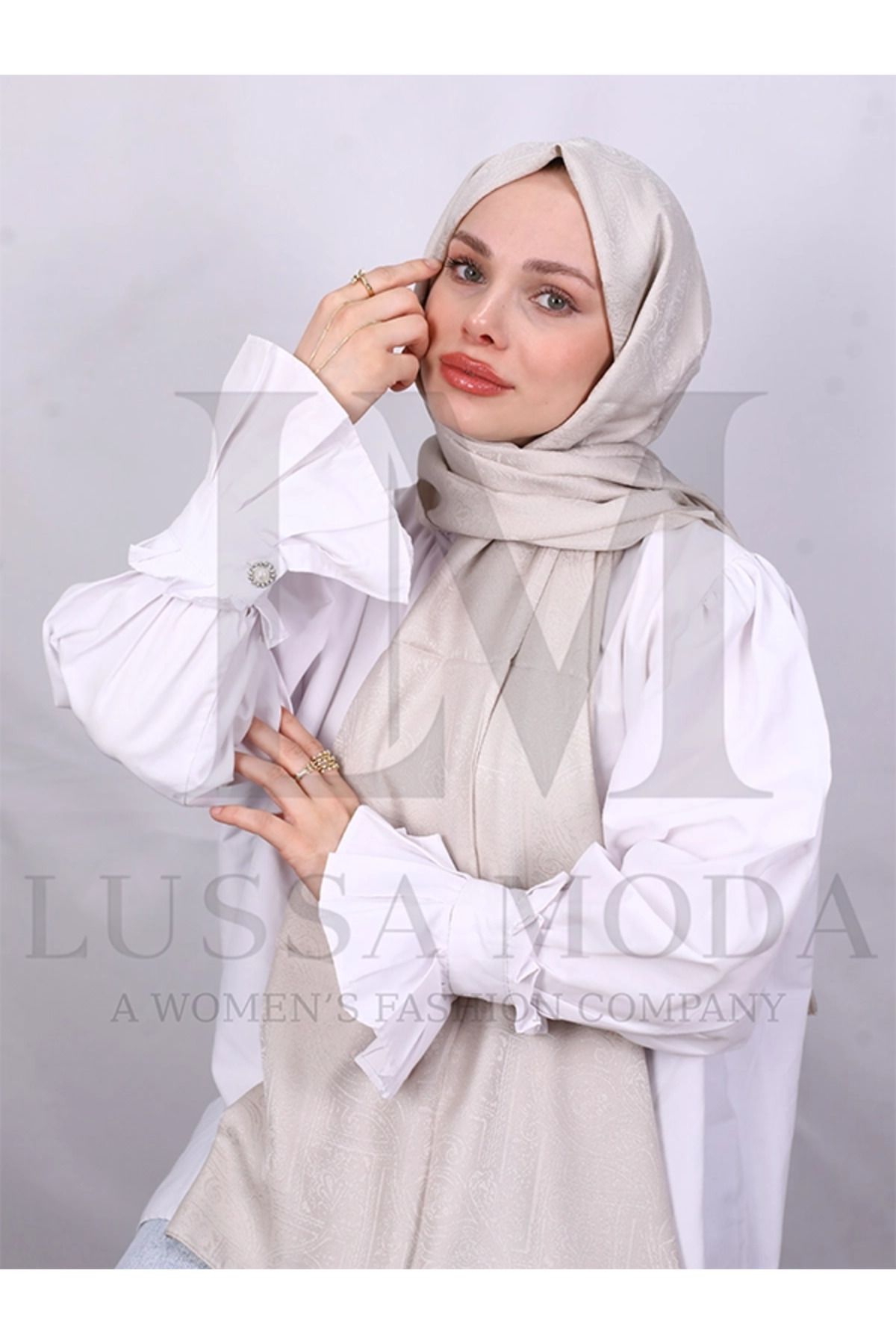 LUSSAMODA DESENLİ MONOGRAM ŞAL