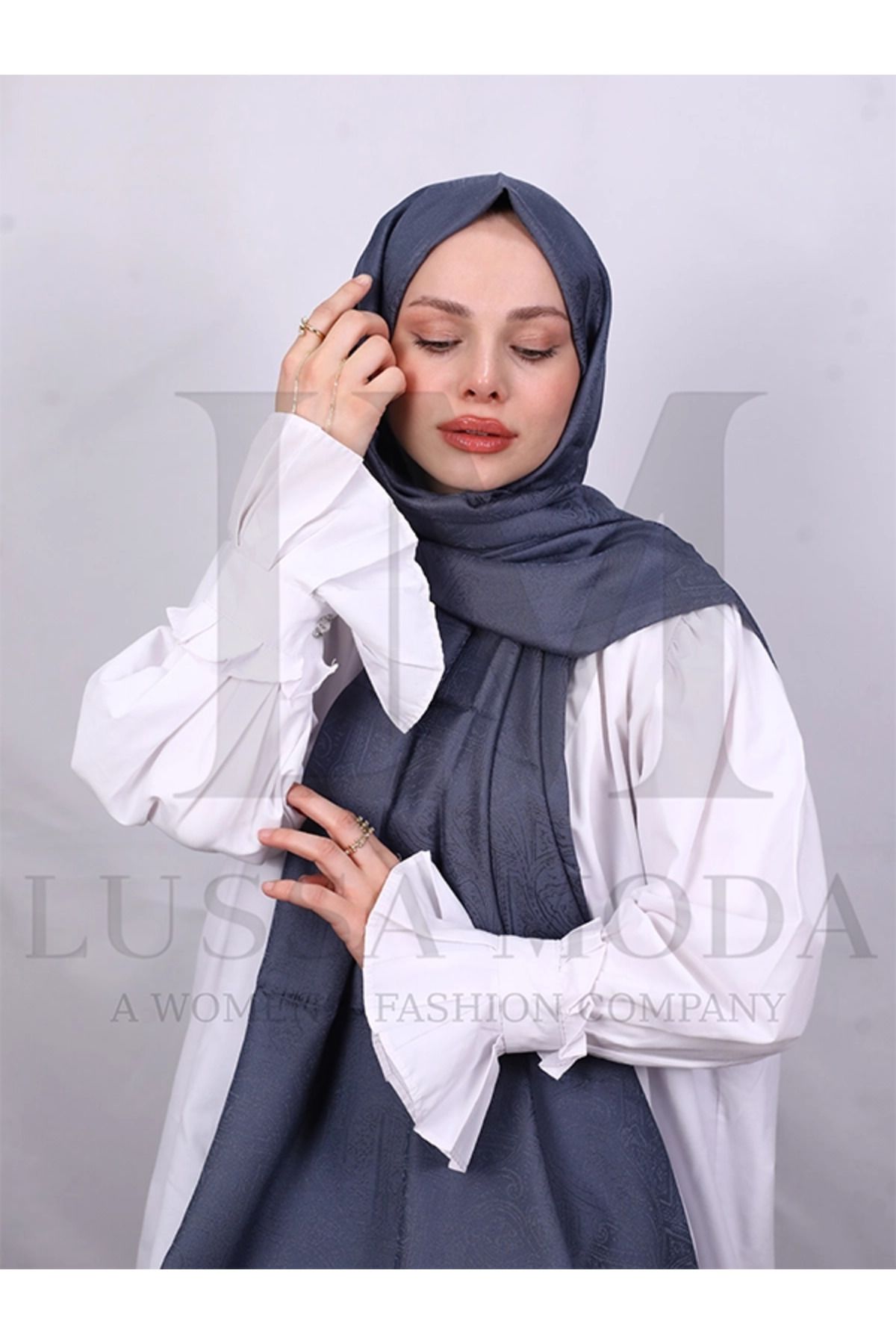 LUSSAMODA DESENLİ MONOGRAM ŞAL