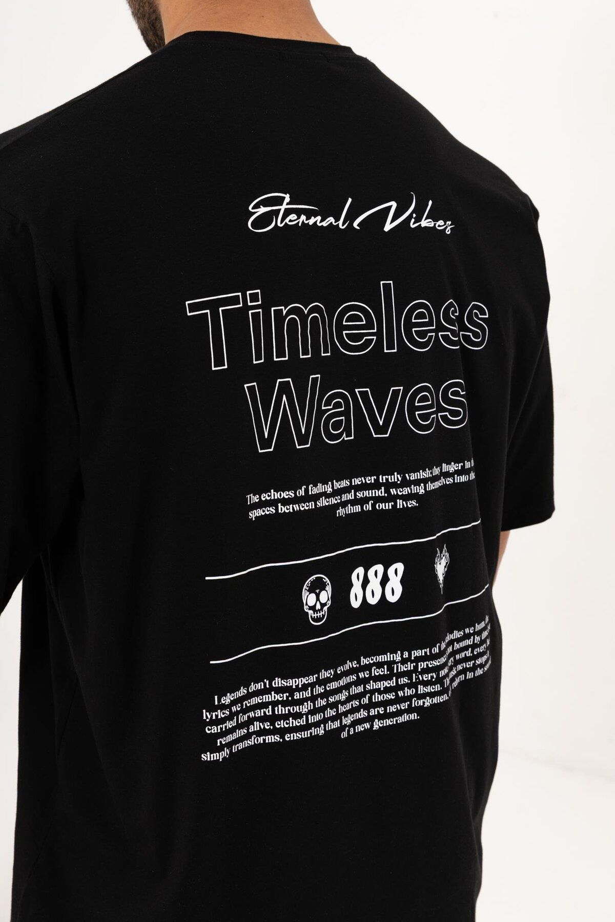 QUİCKPREP Timeless Waves Beyaz Oversize T-Shirt – Erkek Günlük ve Sokak Modası %100 Pamuk