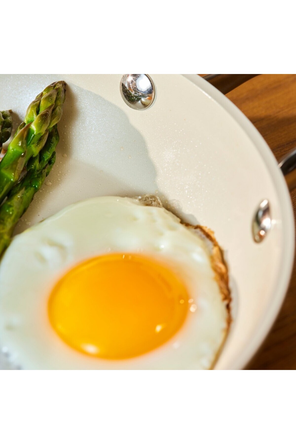 Karaca Swiss Crystal Almond Cream Handle Flache Kasserolle 16 cm