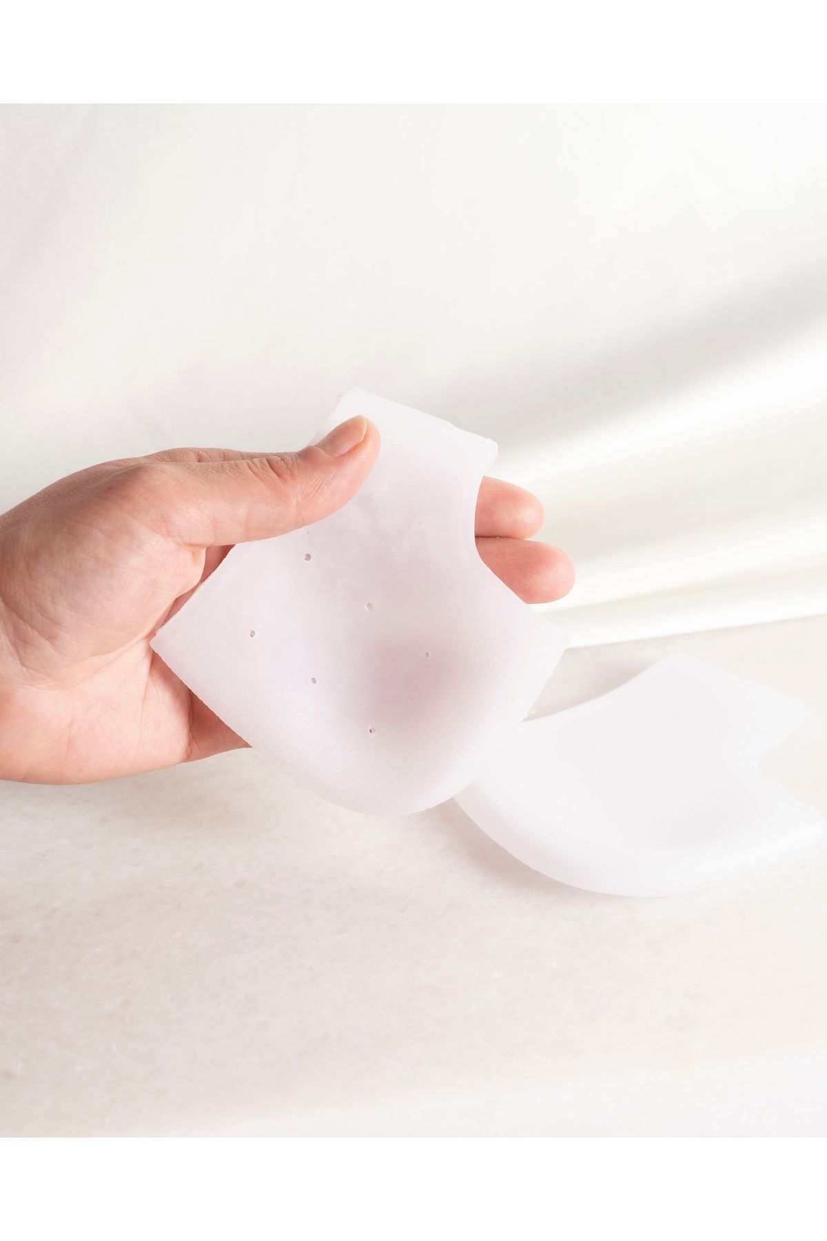 AboutThePerfect Yumuşak silikon ayak topuk koruyucu ve destek çorabı, rahat ve sağlıklı kullanım