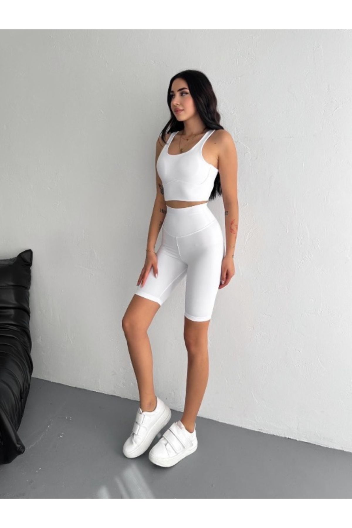 MODA Ola Beyaz büstiyer şort tayt takım
