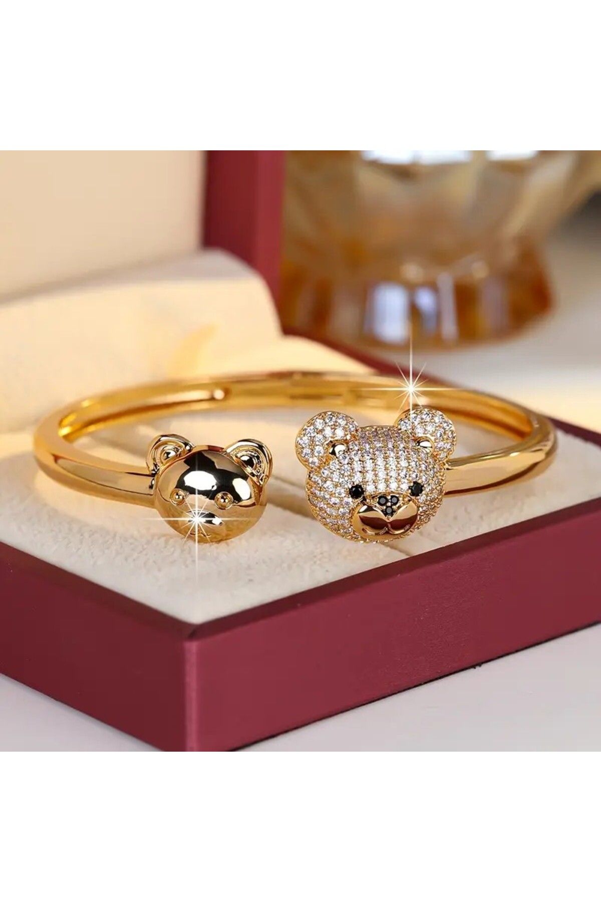 DIGAD AYICIK DETAYLI ÇELİK ZİRKON TAŞLI GOLD BİLEKLİK
