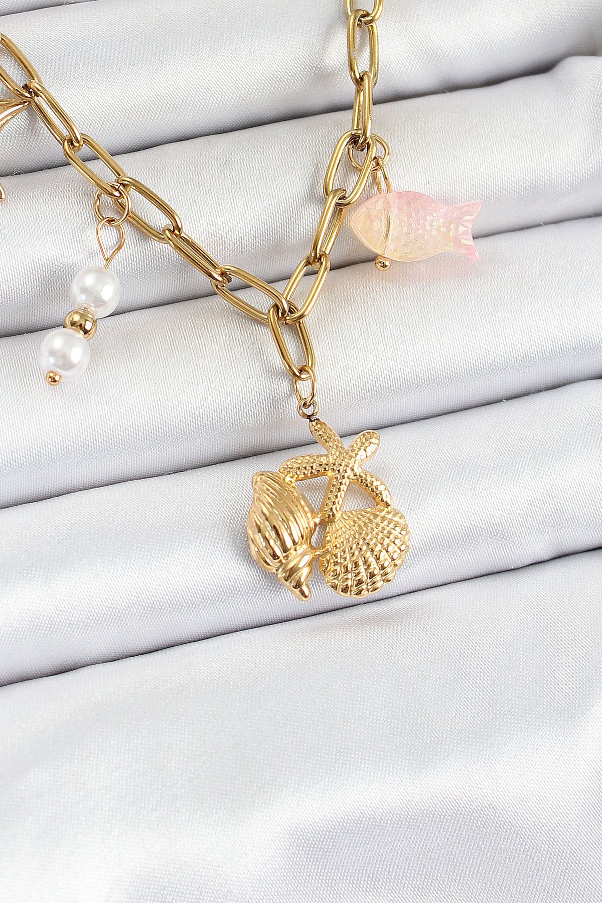callerrons accessories Gold Renk Deniz Yıldızı ve Deniz Kabuğu Konsept Kadın Kolye - EBJ250620W35579